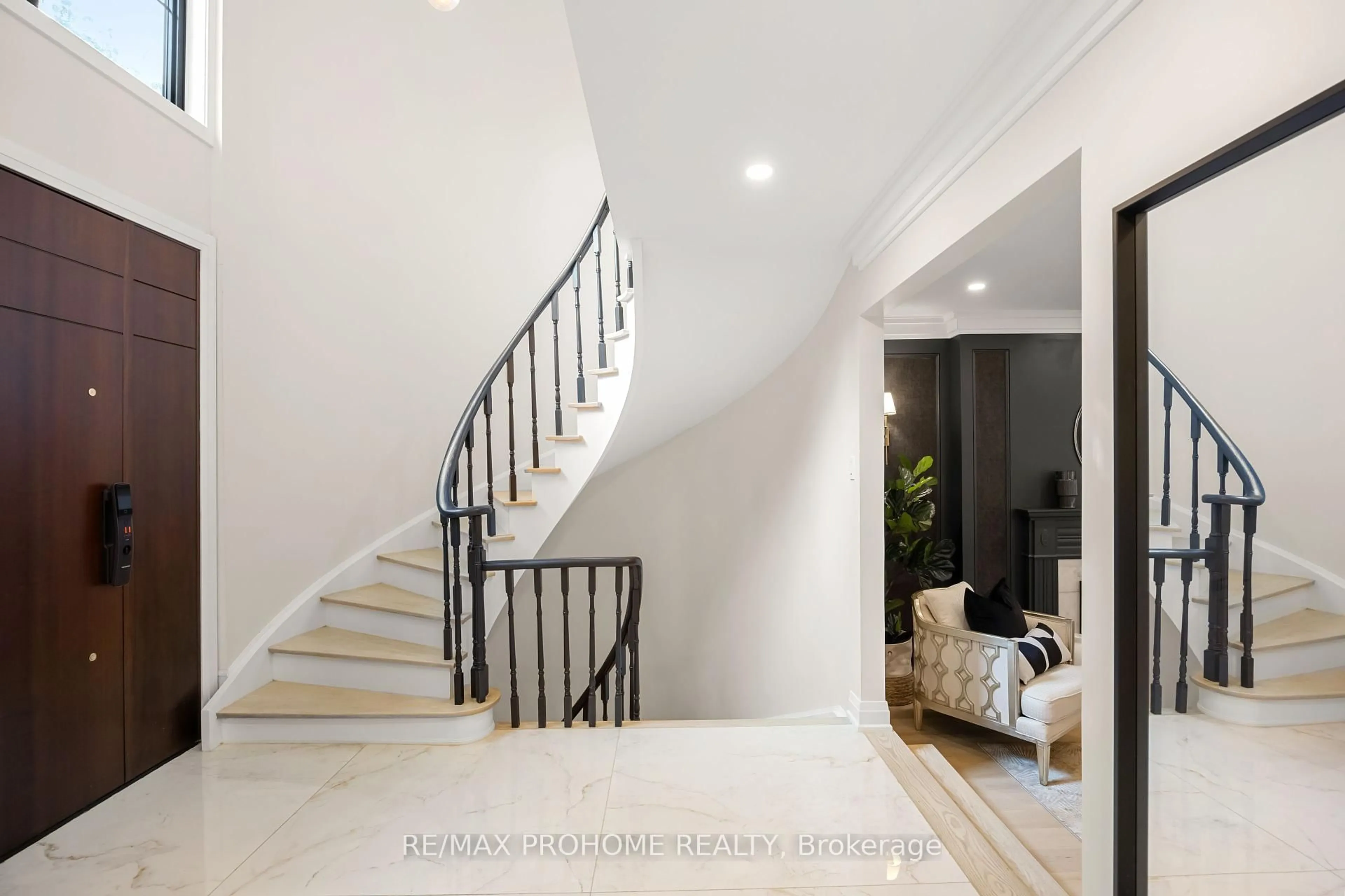 Unknown for 22 Fernside Crt, Toronto Ontario M2N 6A1