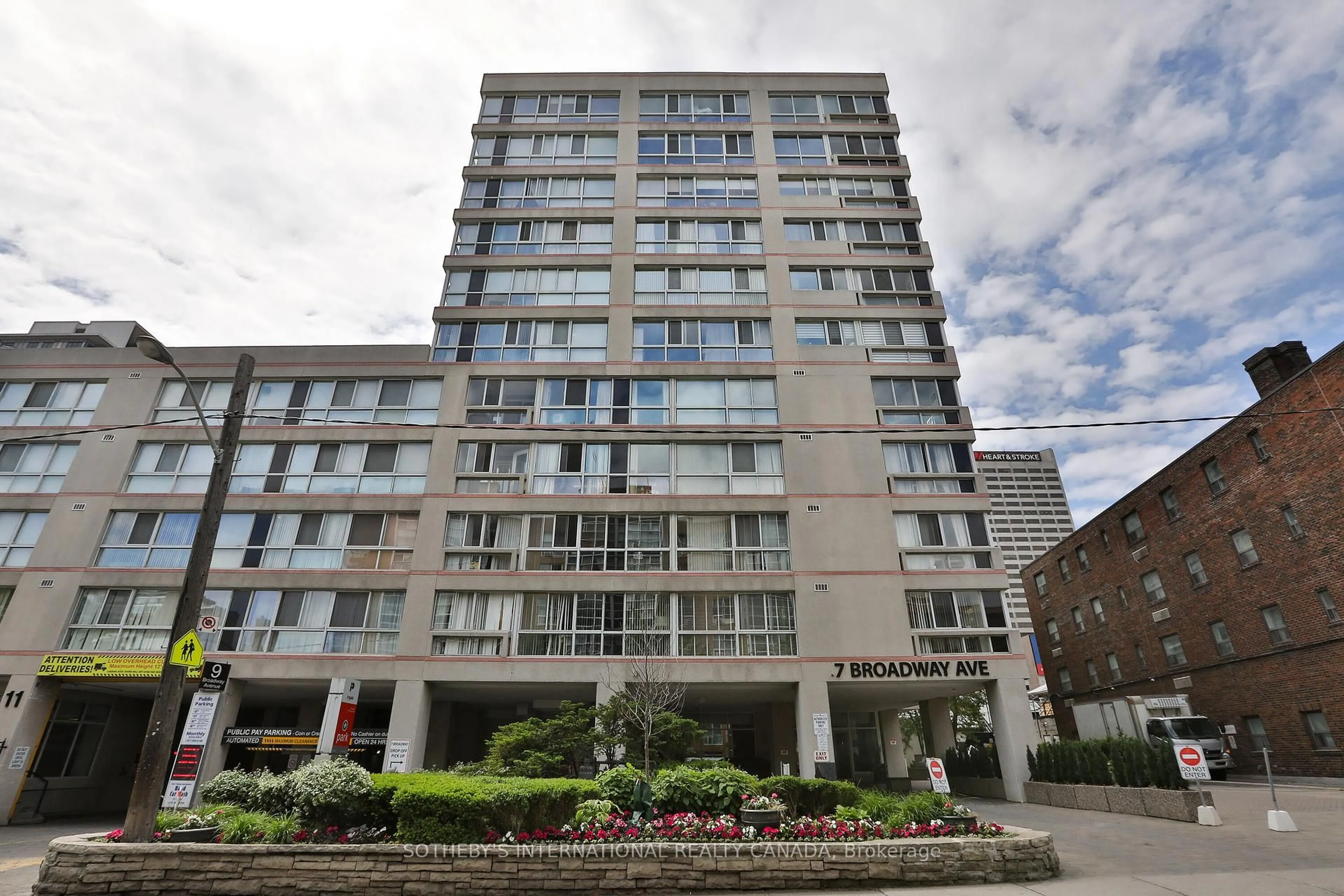 Patio, building for 7 Broadway Ave #1003, Toronto Ontario M4P 3C5