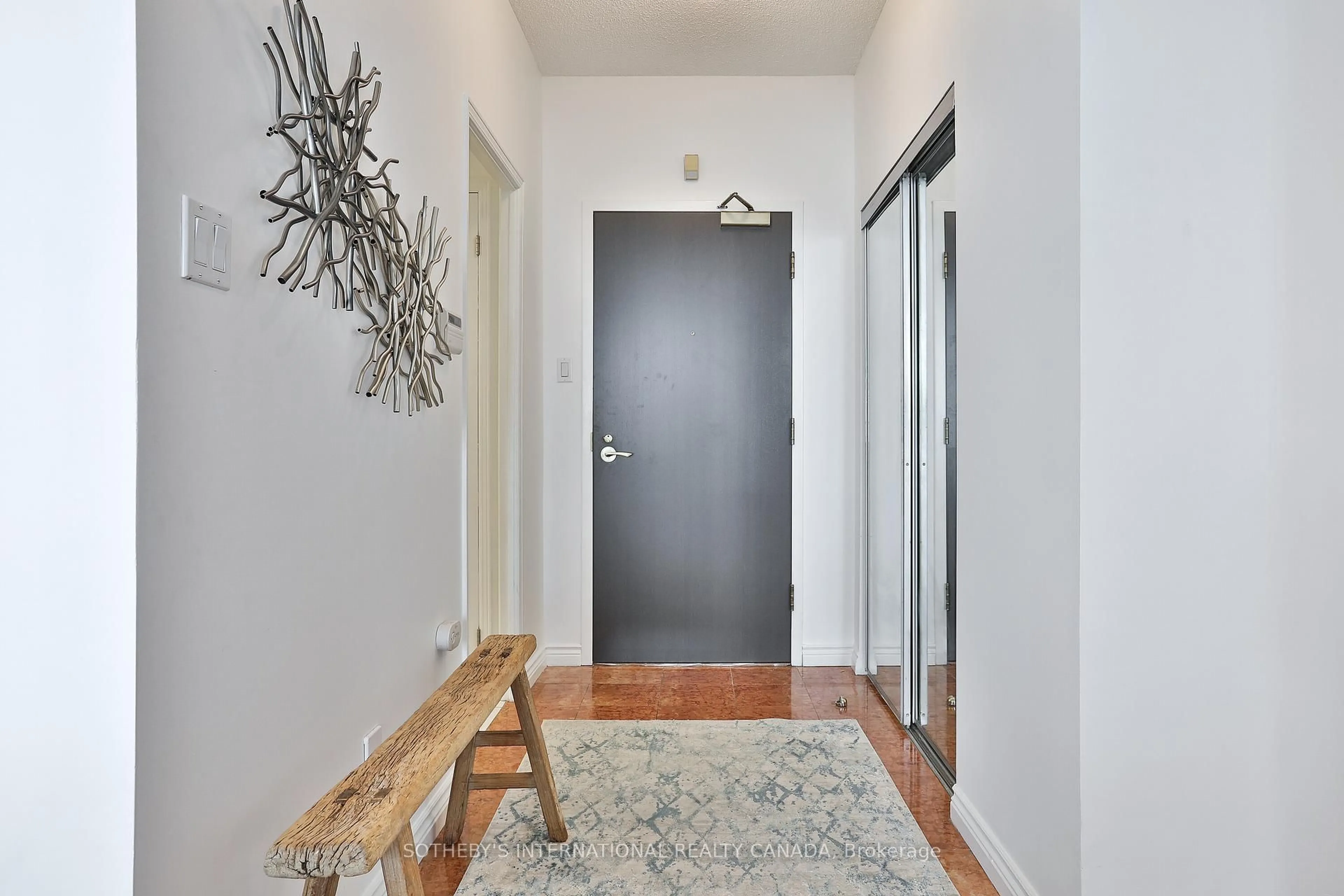 Indoor entryway for 7 Broadway Ave #1003, Toronto Ontario M4P 3C5