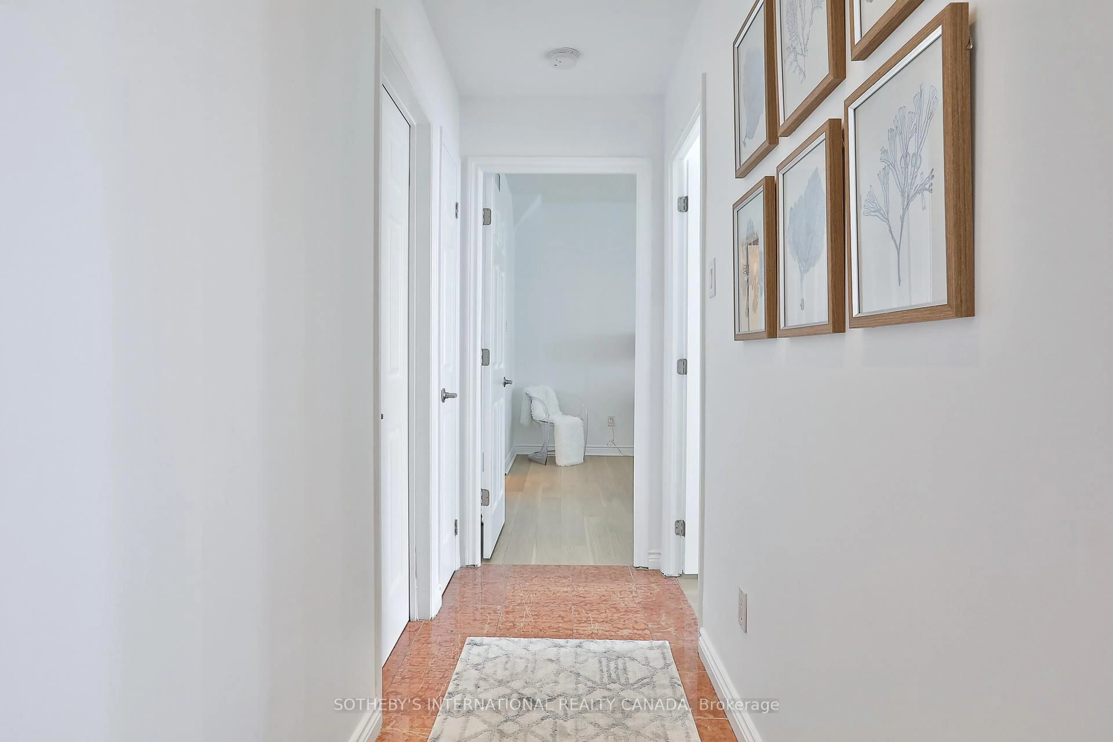 Indoor entryway for 7 Broadway Ave #1003, Toronto Ontario M4P 3C5