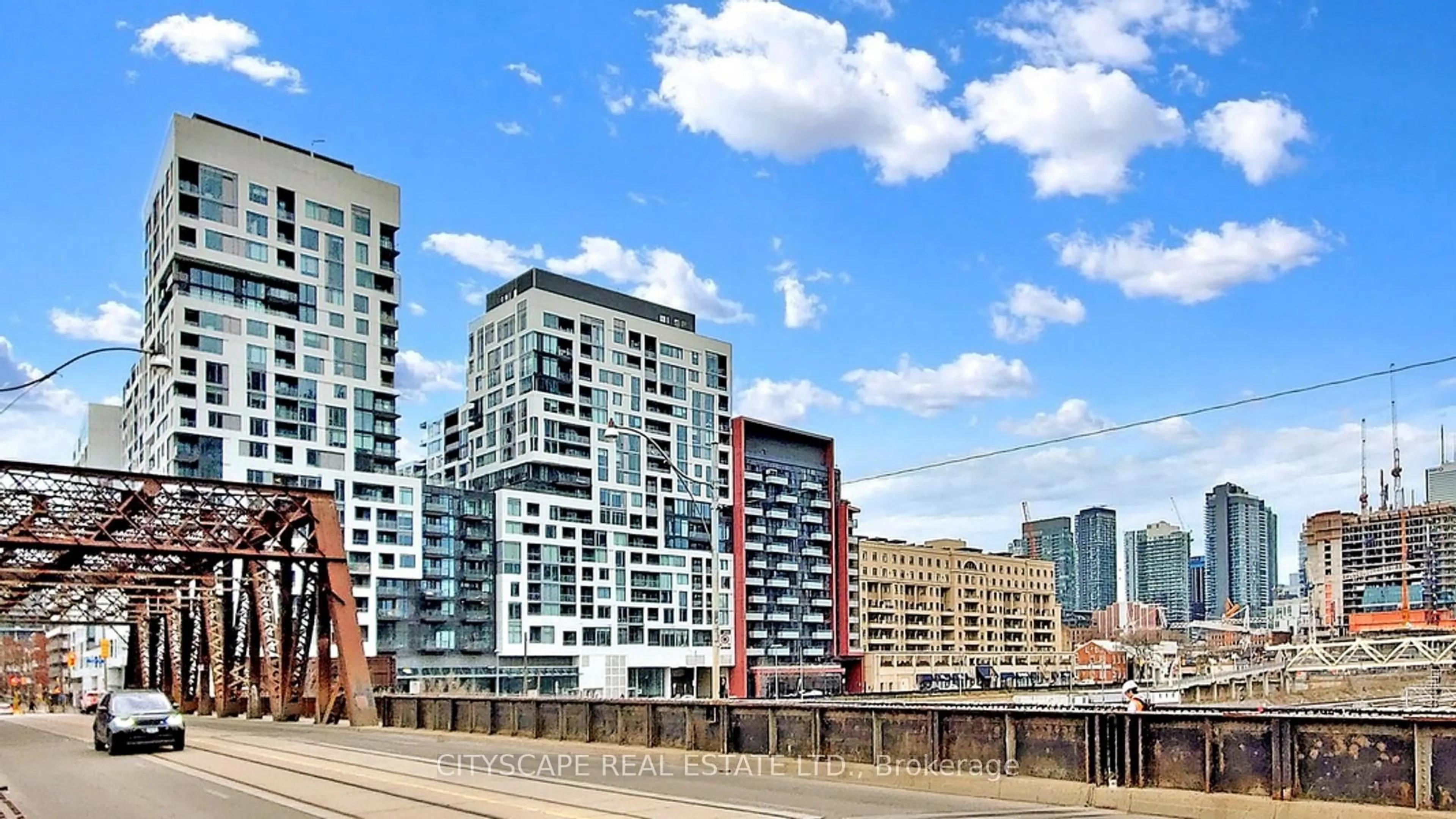 Unknown for 27 Bathurst St #703W, Toronto Ontario M5V 2P1