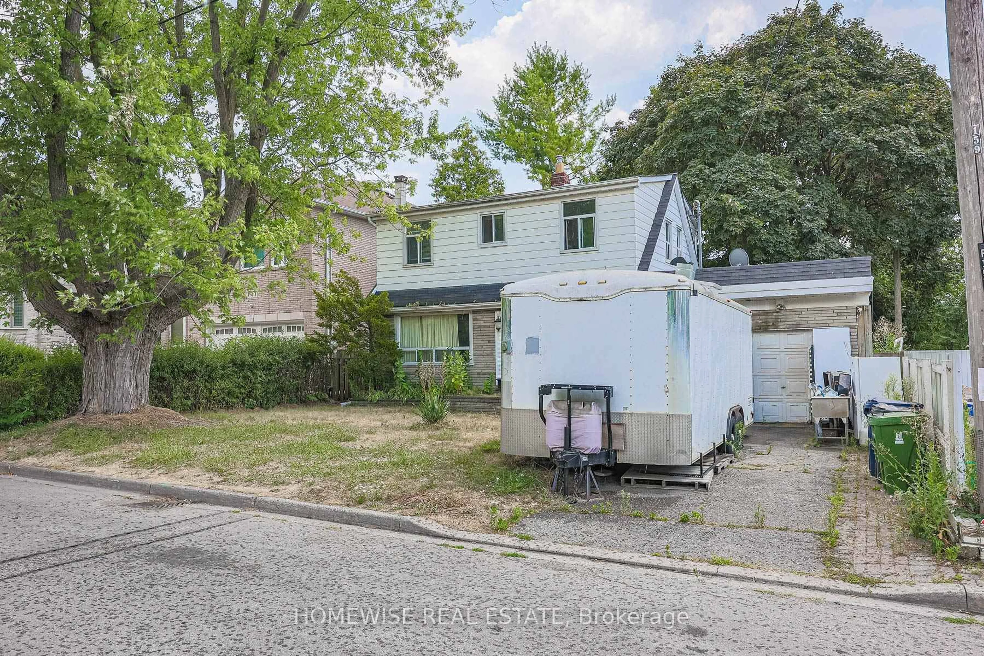 A pic from outside/outdoor area/front of a property/back of a property/a pic from drone, street for 159 Alfred Ave, Toronto Ontario M2N 3J3