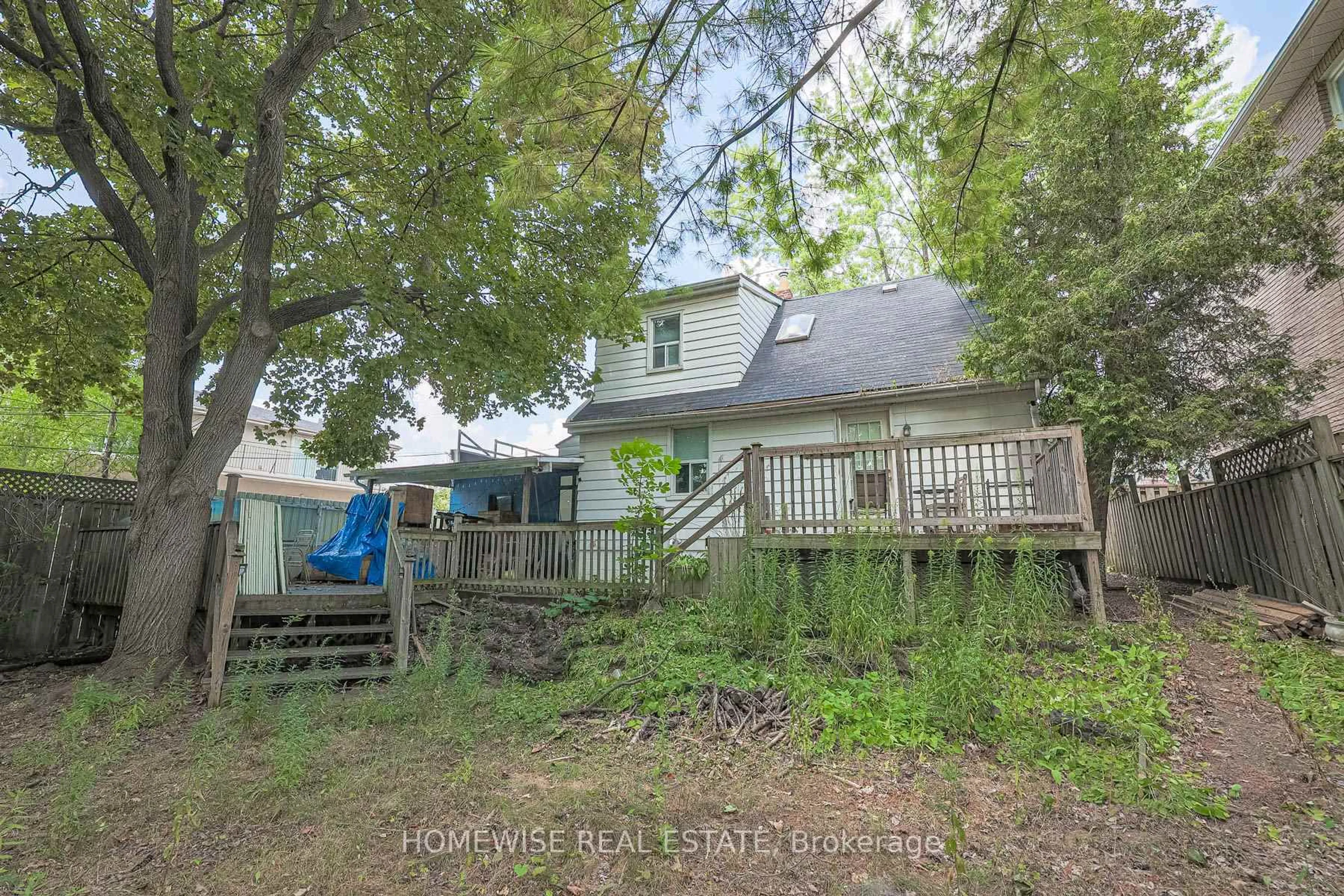 A pic from outside/outdoor area/front of a property/back of a property/a pic from drone, unknown for 159 Alfred Ave, Toronto Ontario M2N 3J3