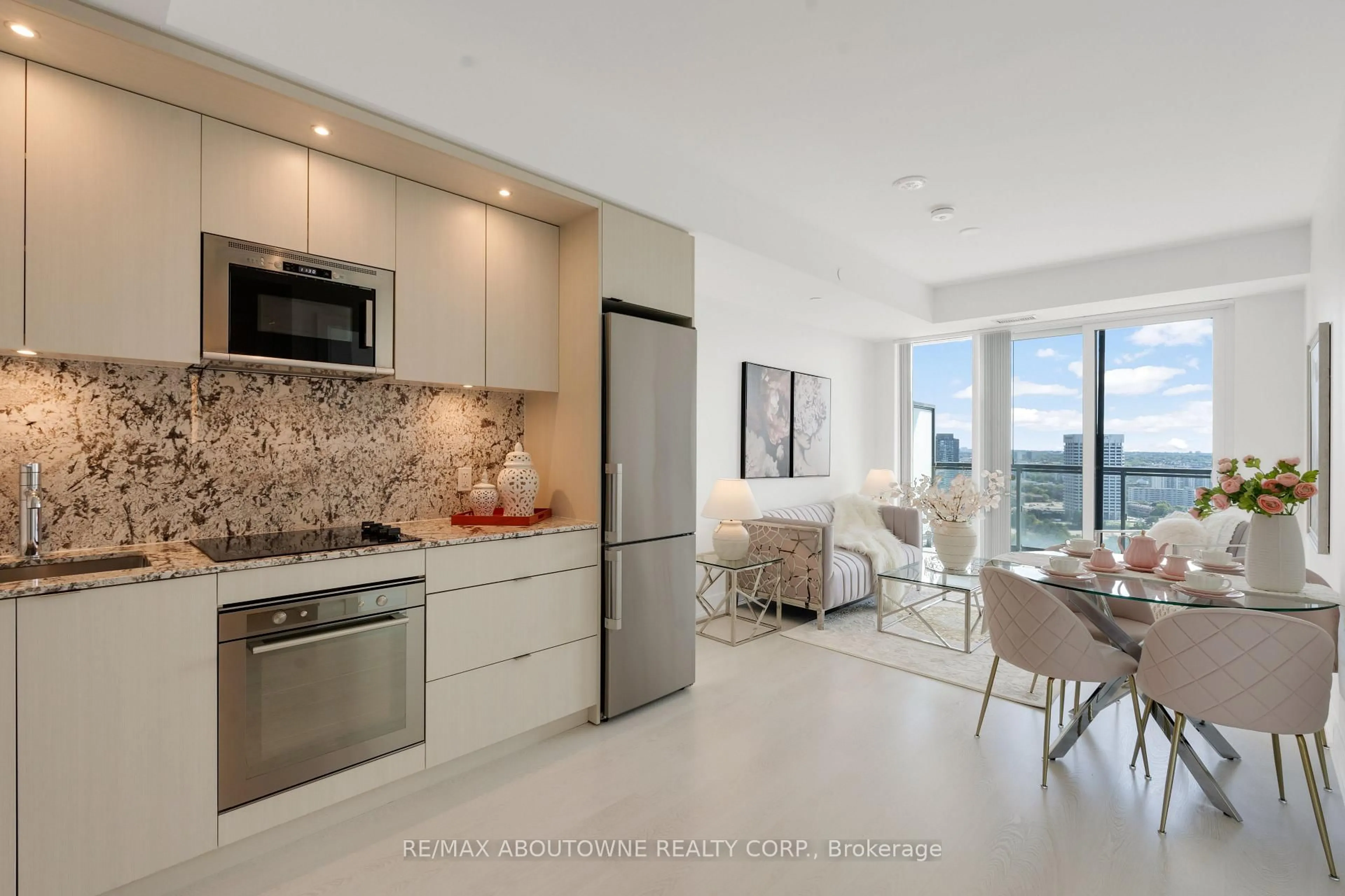 Open concept kitchen, ceramic/tile floor for 30 Inn On The Park Dr #2608, Toronto Ontario M3C 0P7