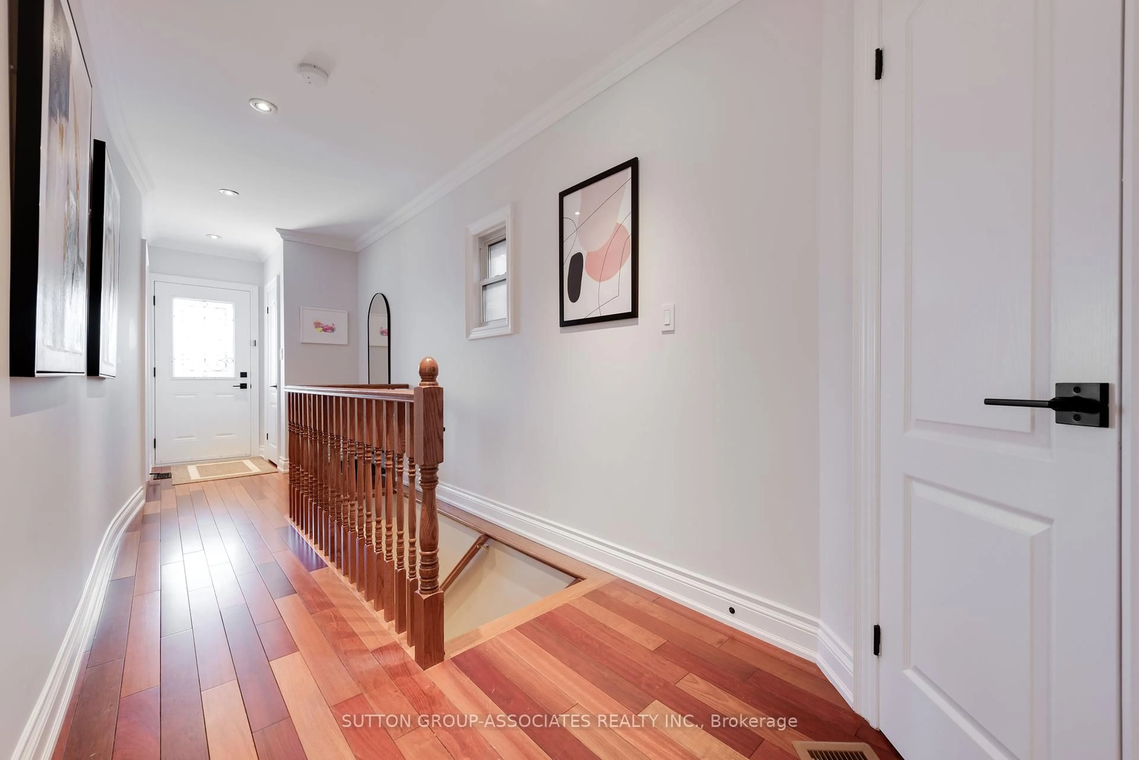 Indoor foyer for 275 Robina Ave, Toronto Ontario M6C 3Y9