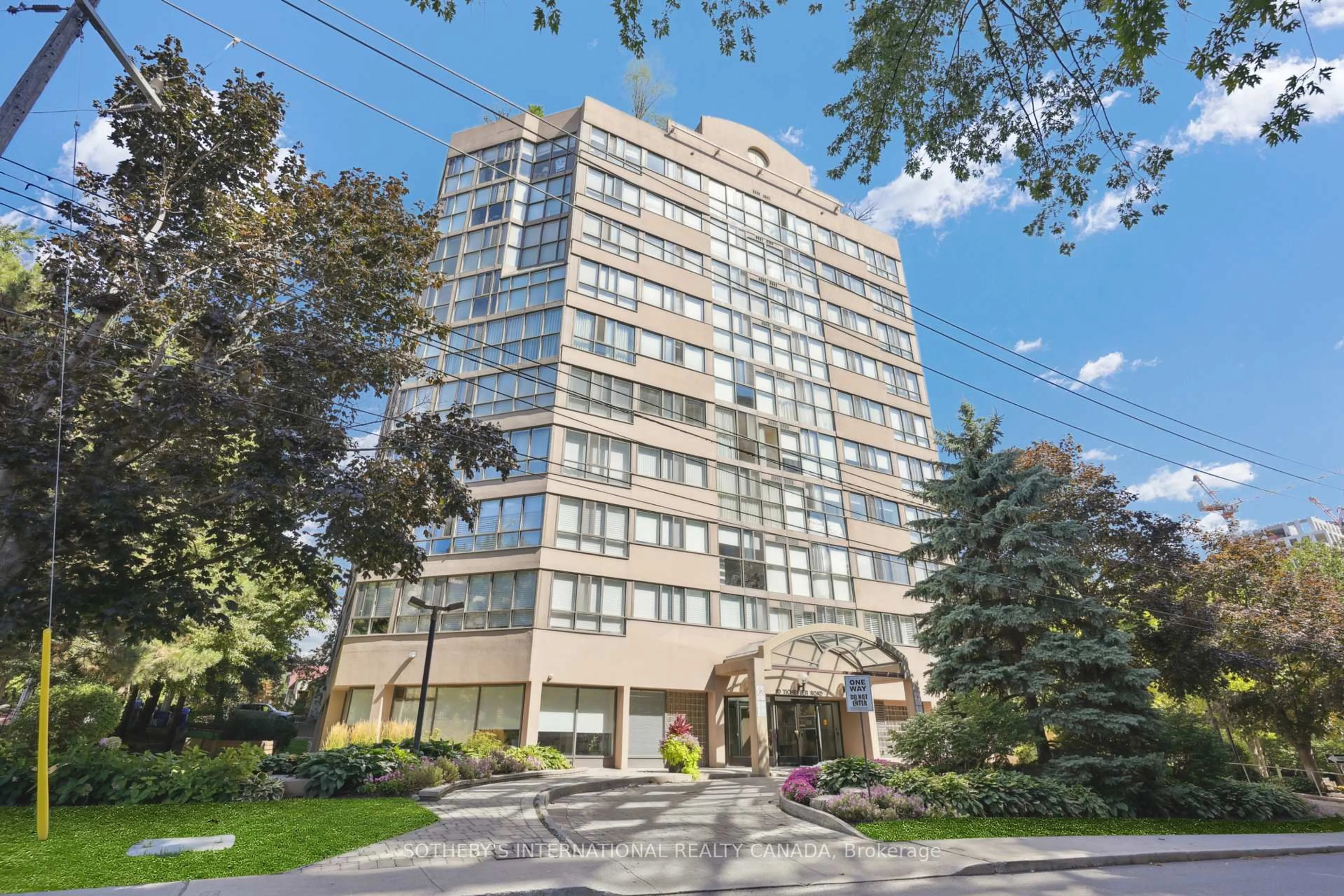 Indoor foyer for 10 Tichester Rd #501, Toronto Ontario M5P 3M4
