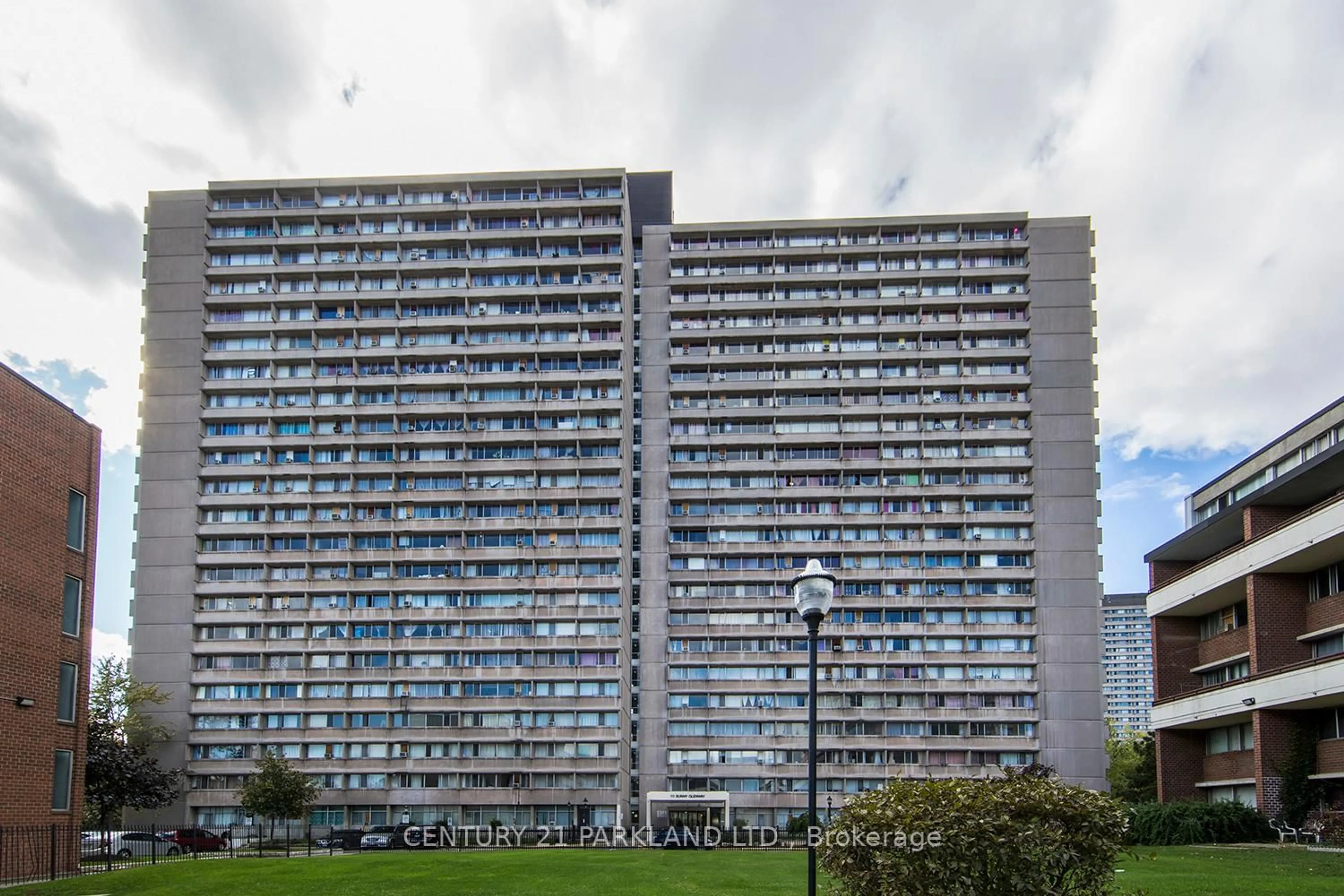 Unknown for 10 Sunny Glwy #1409, Toronto Ontario M3C 2Z3