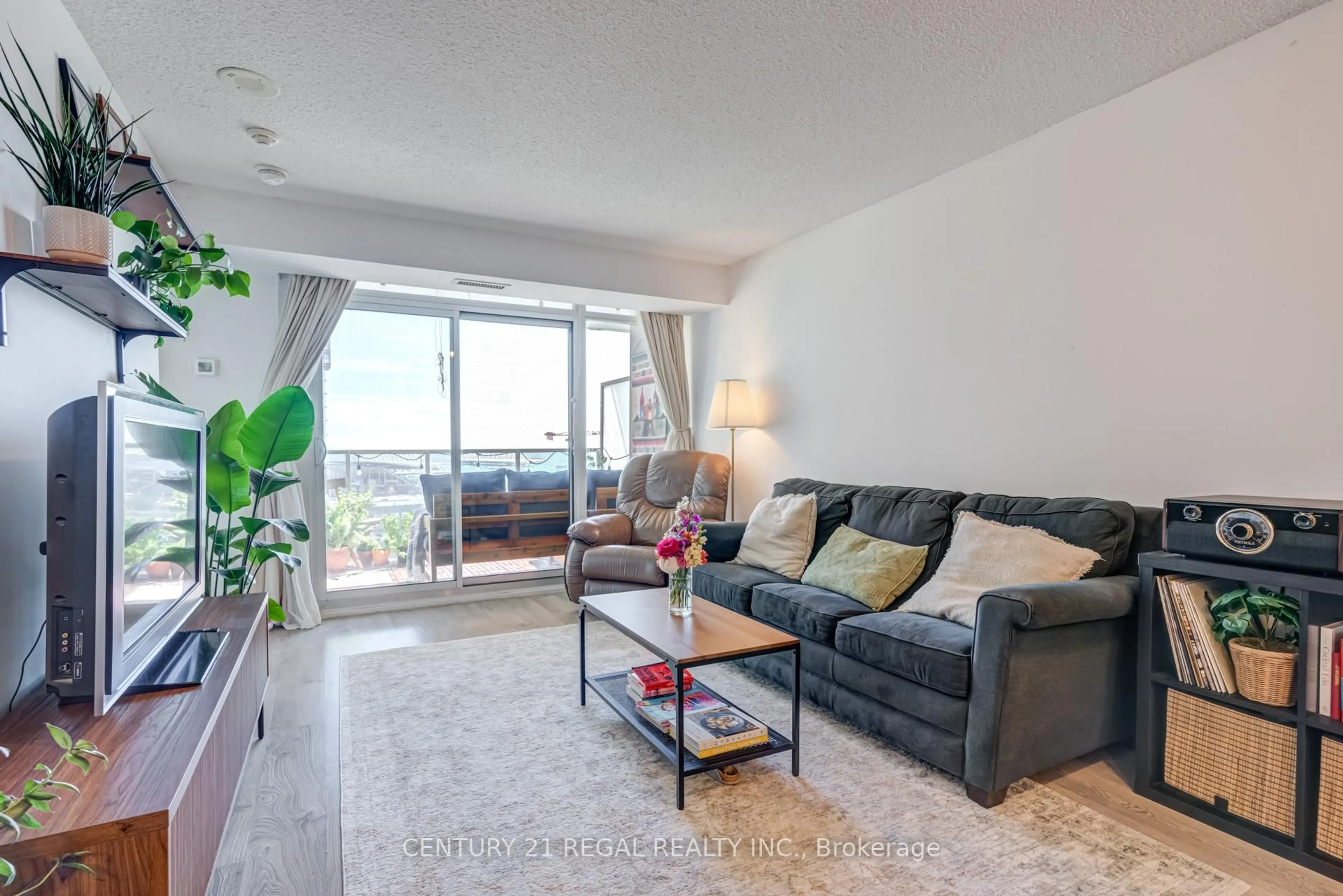 Living room with furniture, unknown for 125 Western Battery Rd #1708, Toronto Ontario M6K 3R8