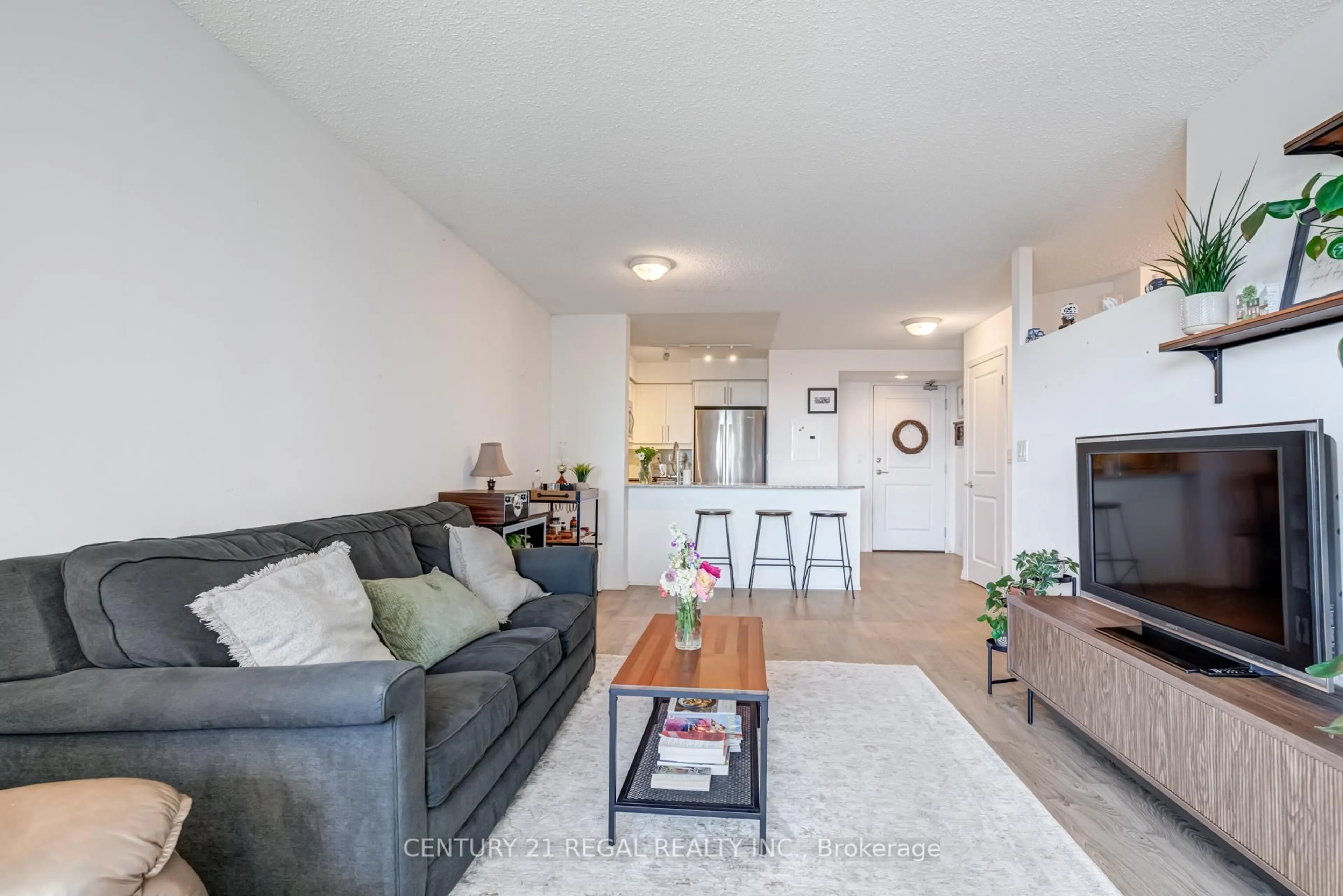 Living room with furniture, unknown for 125 Western Battery Rd #1708, Toronto Ontario M6K 3R8