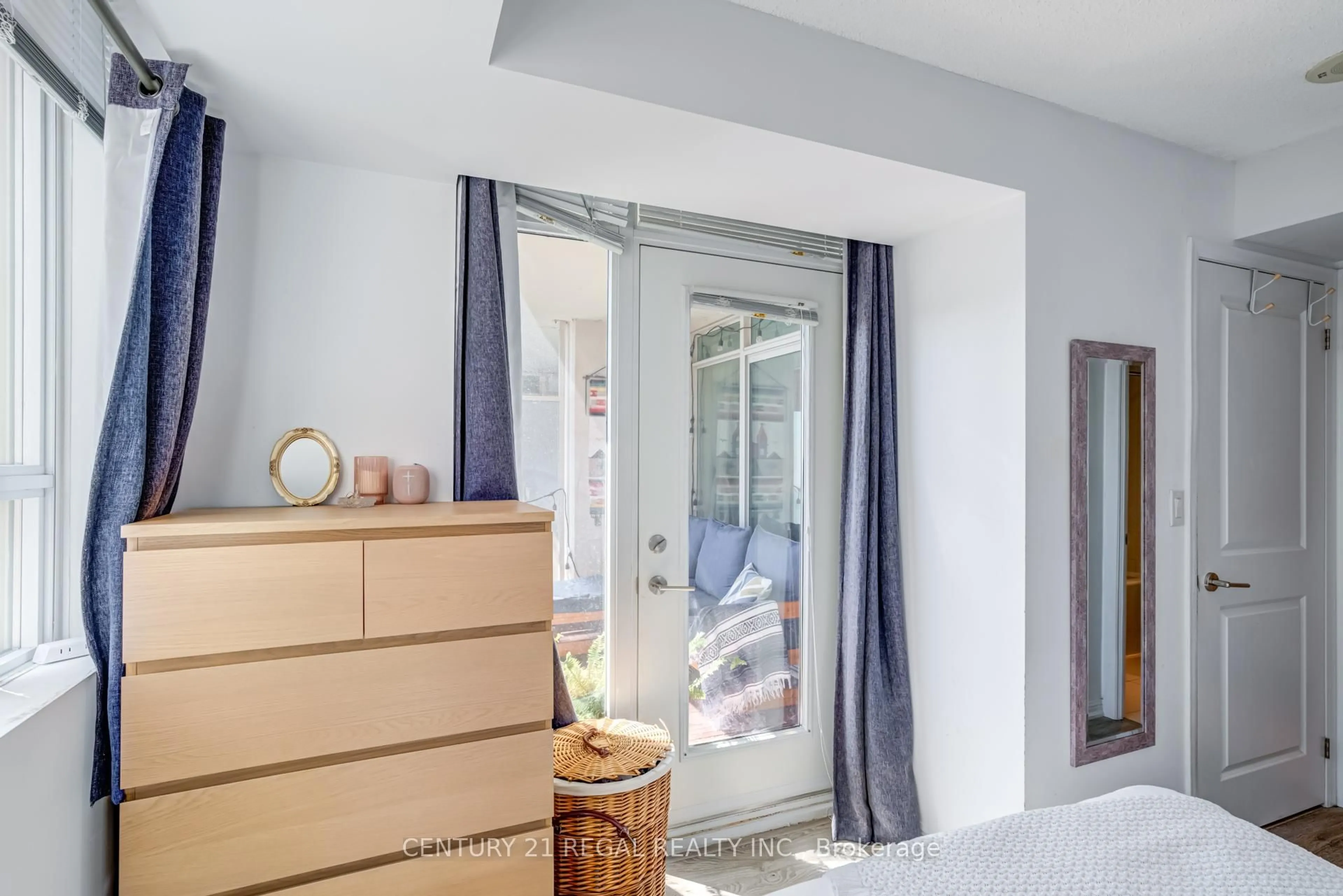 A pic of a room for 125 Western Battery Rd #1708, Toronto Ontario M6K 3R8