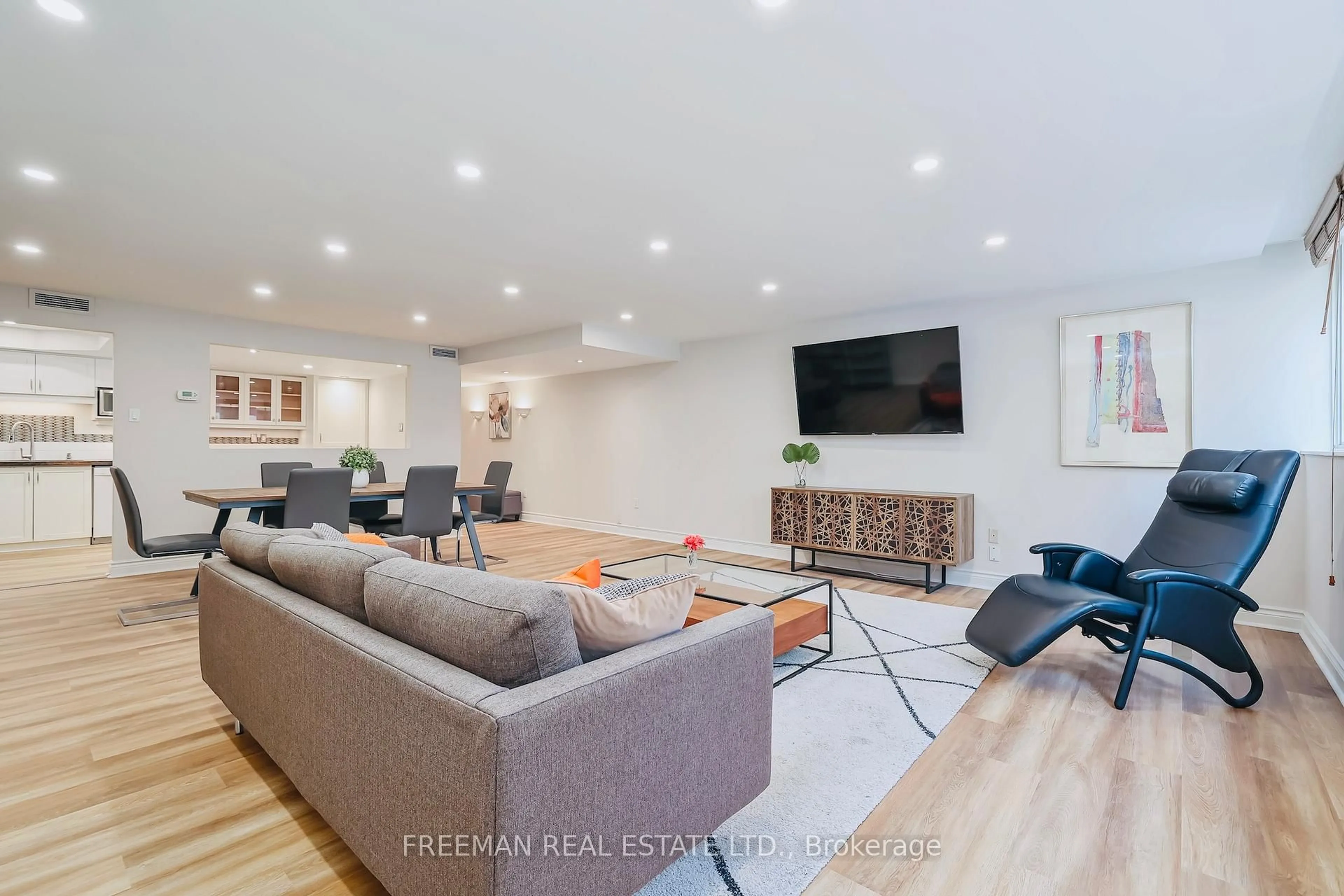 Living room with furniture, unknown for 360 Bloor St #204, Toronto Ontario M4W 3M3