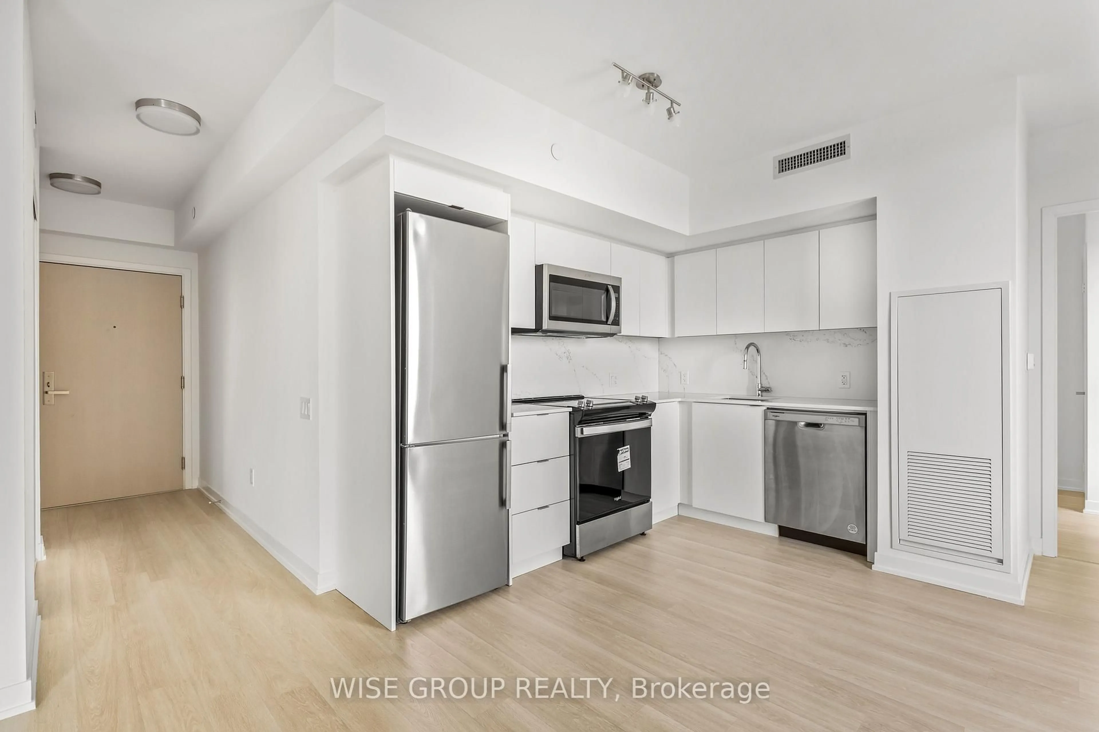 Standard kitchen, floor is not visible for 500 Wilson Ave #607, Toronto Ontario M3H 5Y9