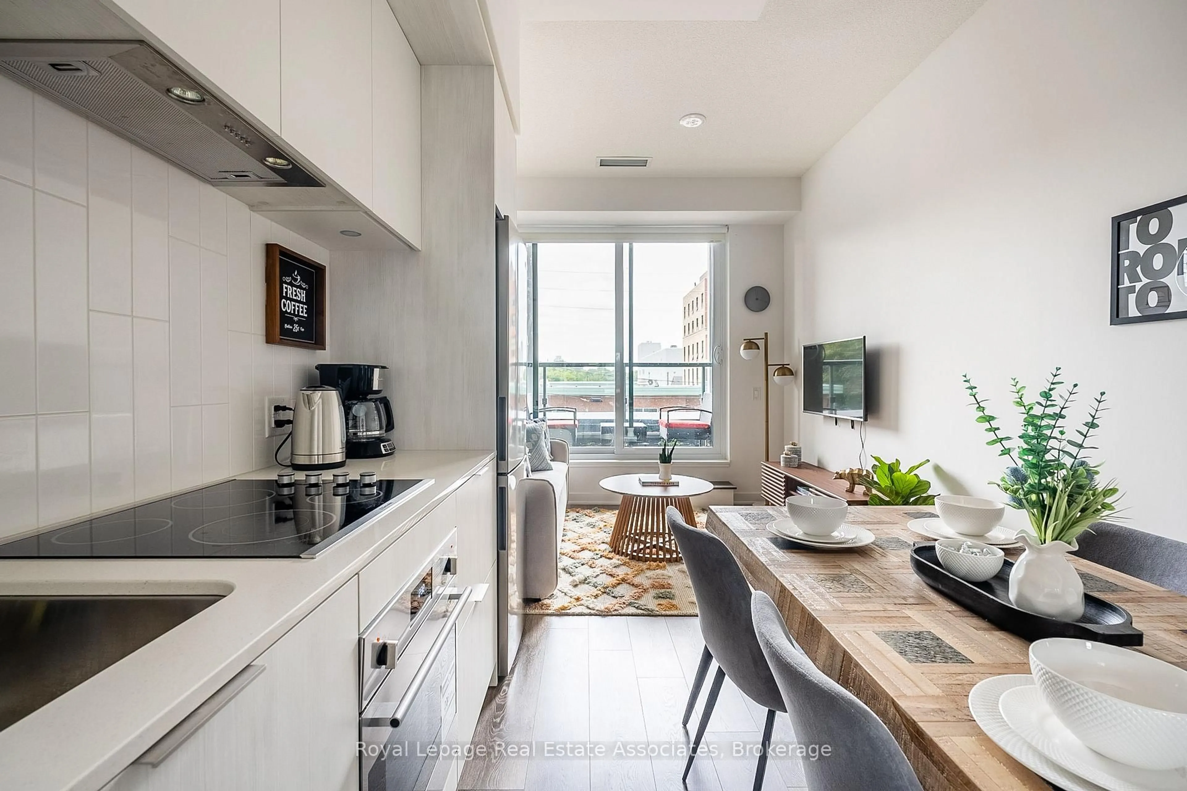 Unknown for 130 River St #204, Toronto Ontario M5A 0R8