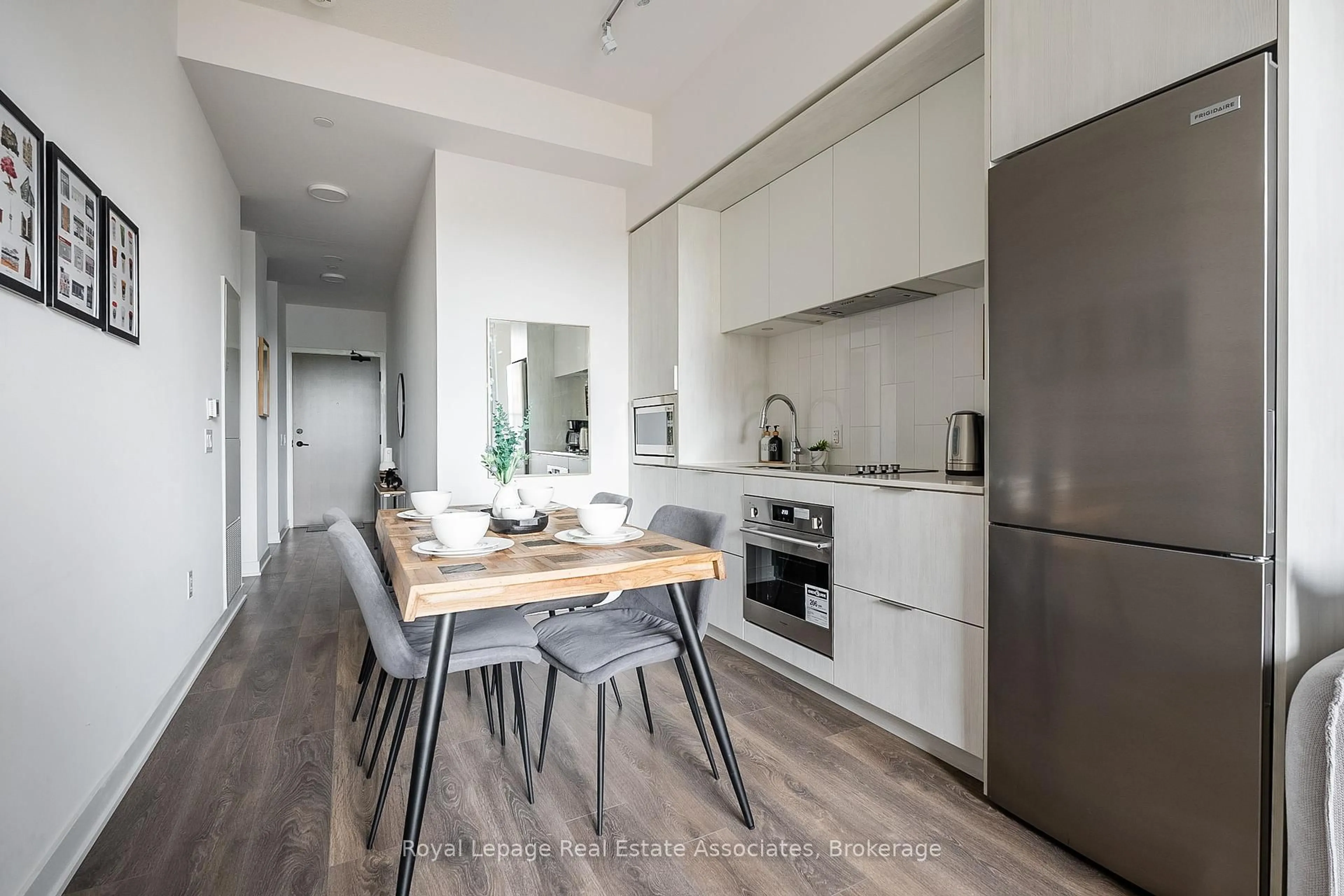 Open concept kitchen, unknown for 130 River St #204, Toronto Ontario M5A 0R8