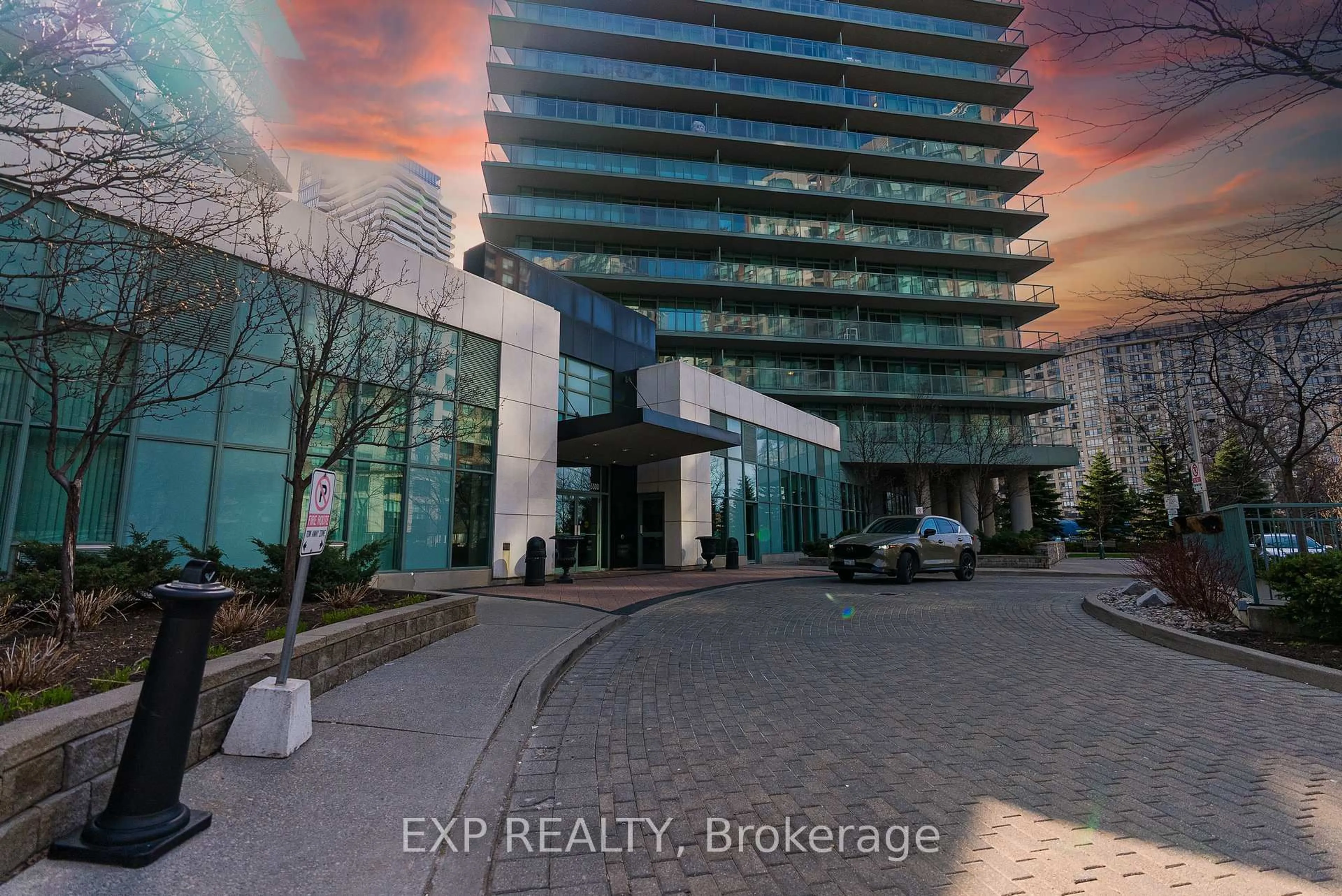 A pic from outside/outdoor area/front of a property/back of a property/a pic from drone, building for 5508 Yonge St #2511, Toronto Ontario M2N 7L2
