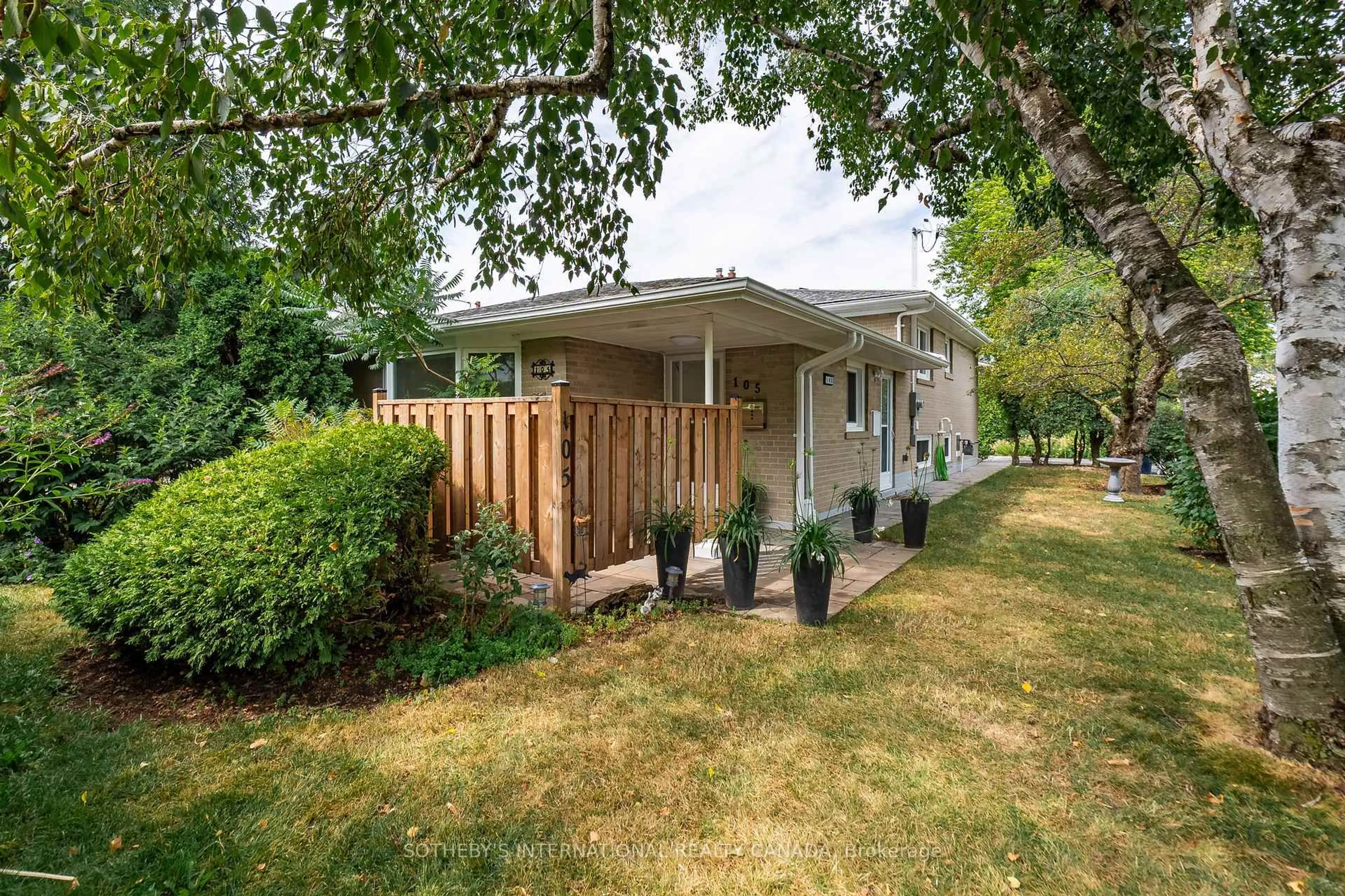 Patio, street for 105 Baltray Cres, Toronto Ontario M3A 2H5