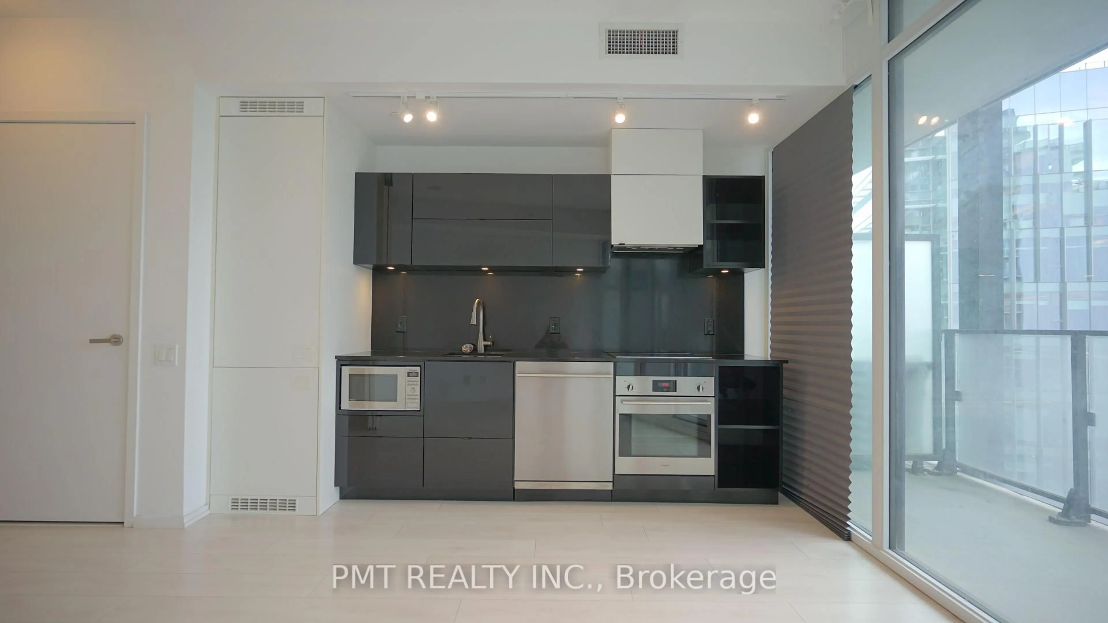 Unknown for 125 Peter St #1505, Toronto Ontario M5V 2G9