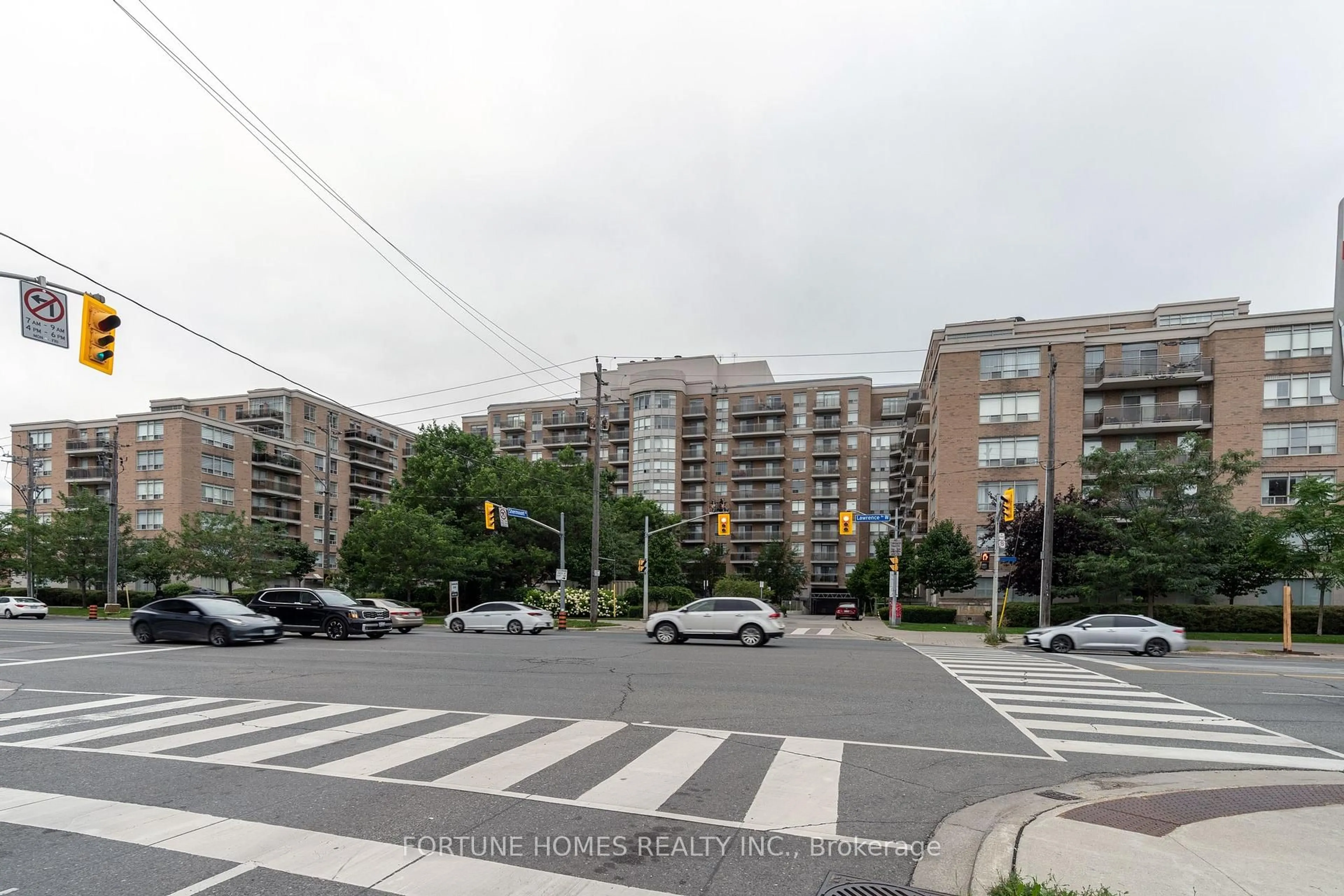 Unknown for 650 Lawrence Ave #816, Toronto Ontario M6A 3E8