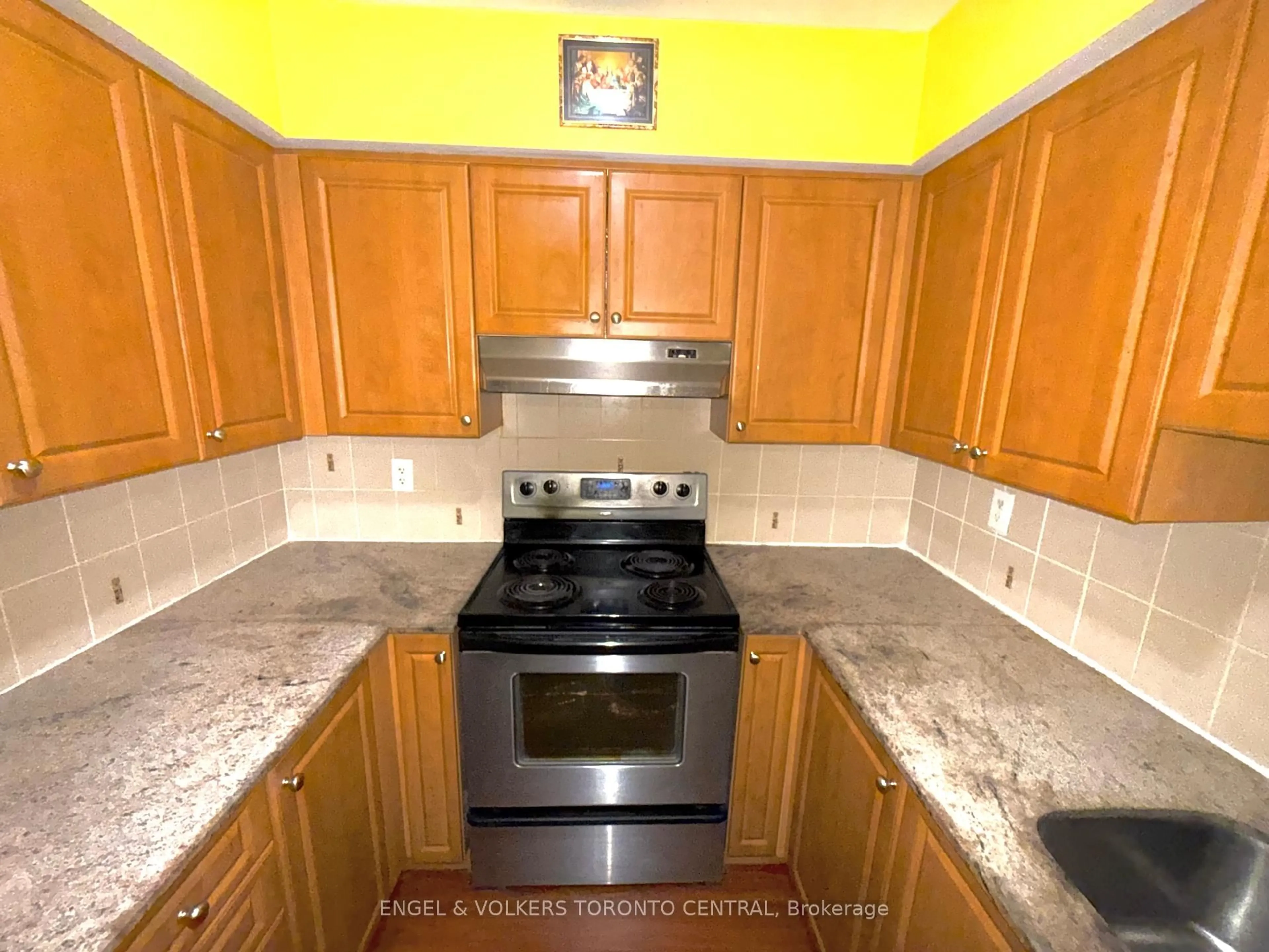 Standard kitchen, unknown for 225 Wellesley St #208, Toronto Ontario M4X 1X8