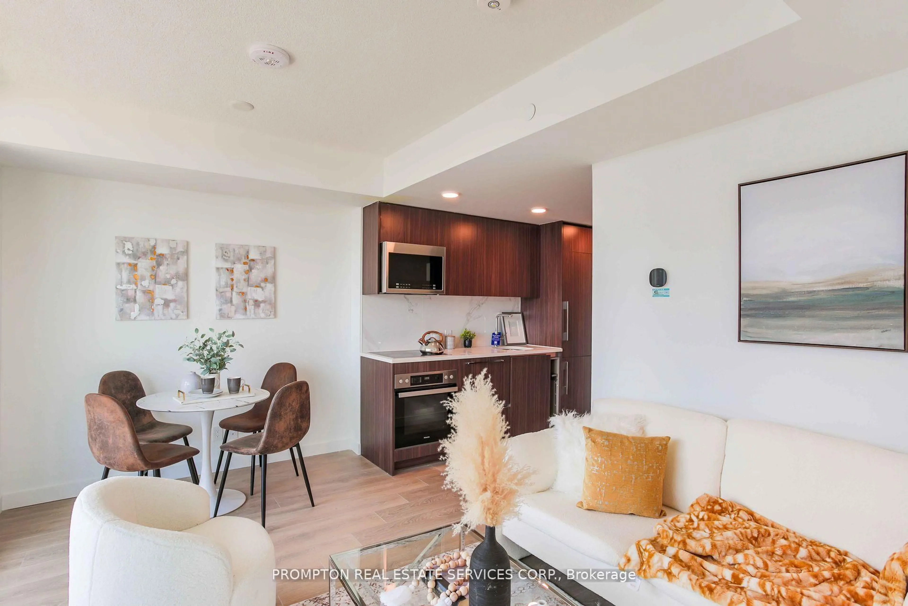 Open concept kitchen, unknown for 38 Widmer St #3001, Toronto Ontario M5V 0P7
