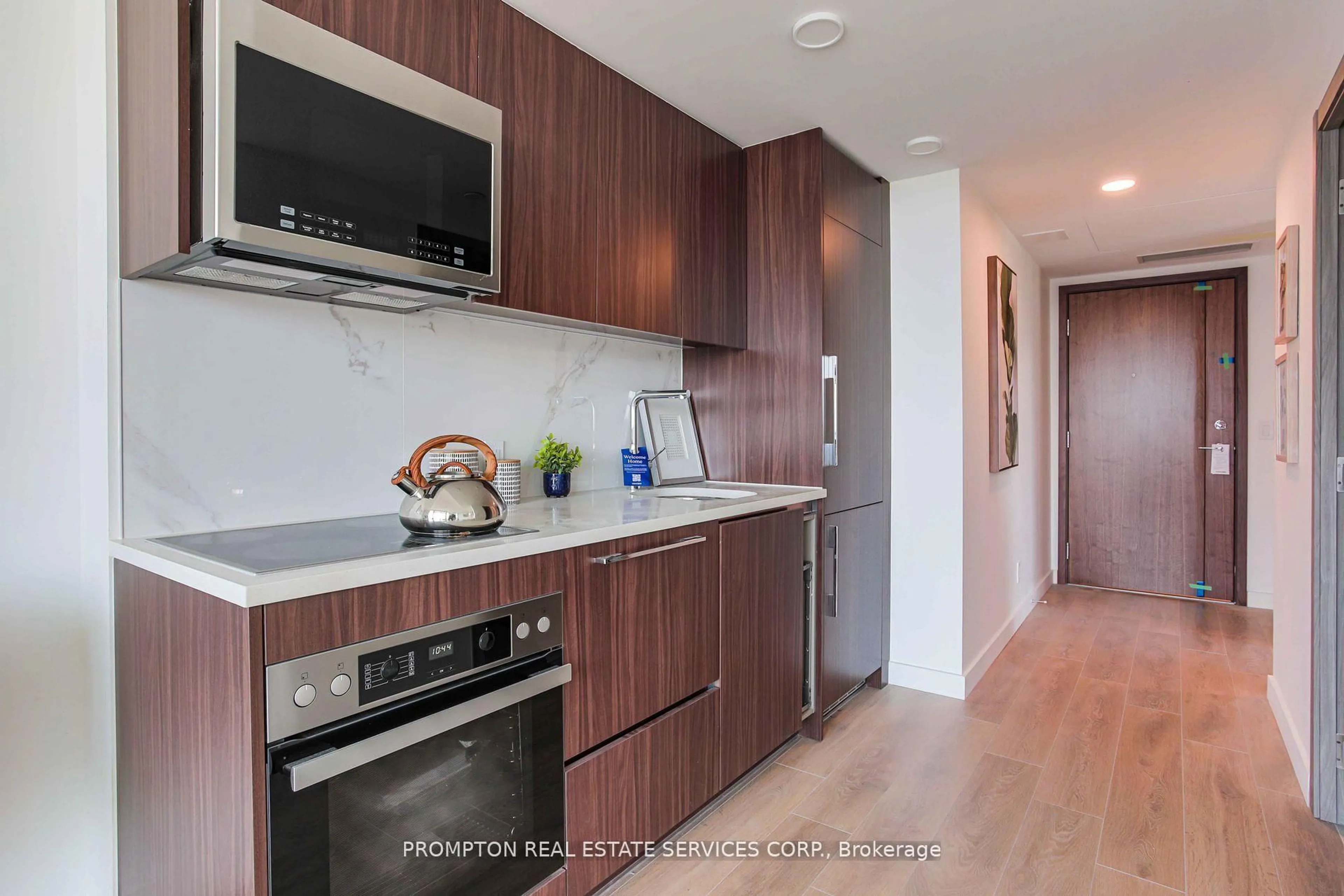 Standard kitchen, wood/laminate floor for 38 Widmer St #3001, Toronto Ontario M5V 0P7