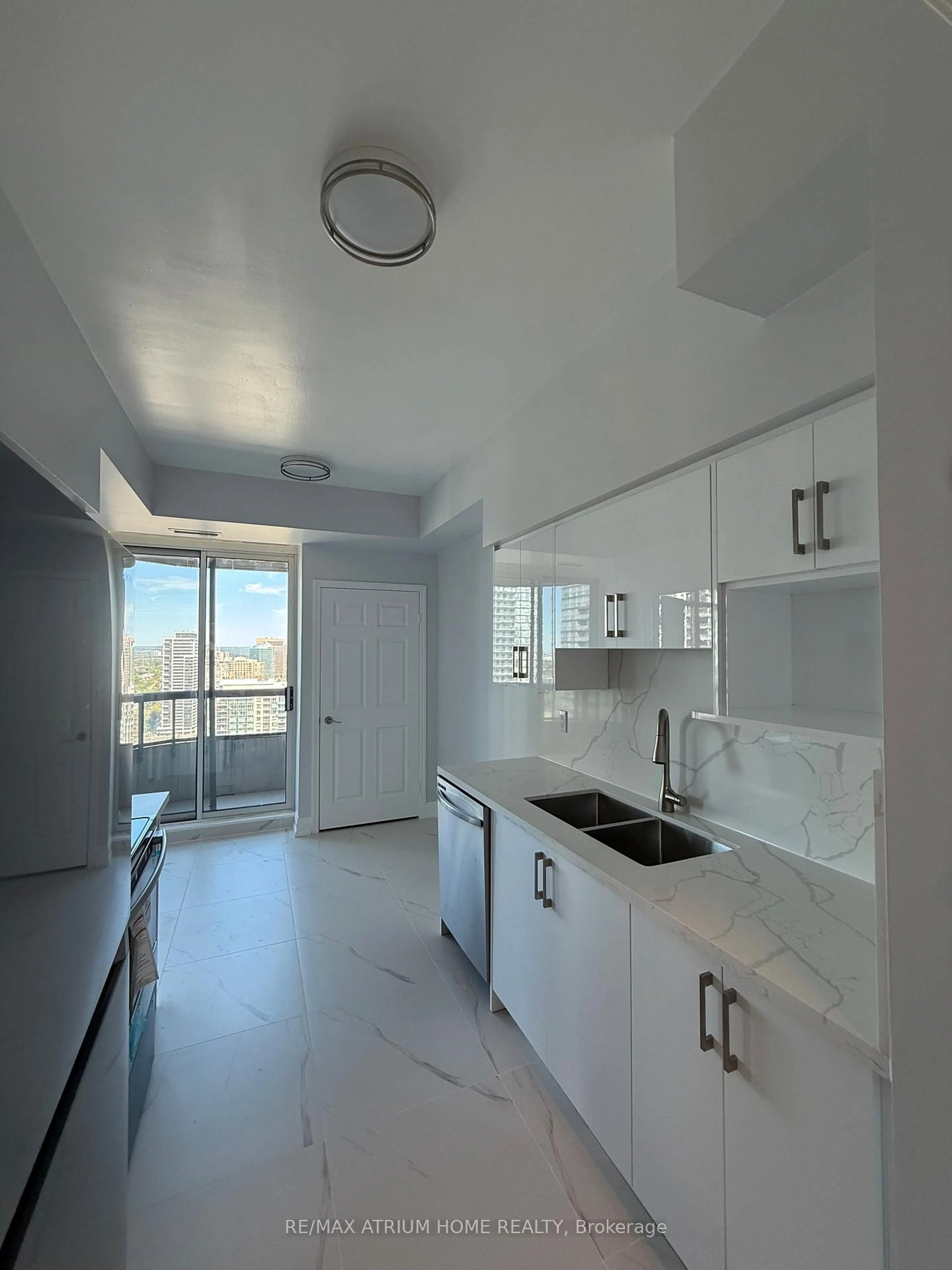Standard kitchen, ceramic/tile floor for 33 Empress Ave #3002, Toronto Ontario M2N 6Y7