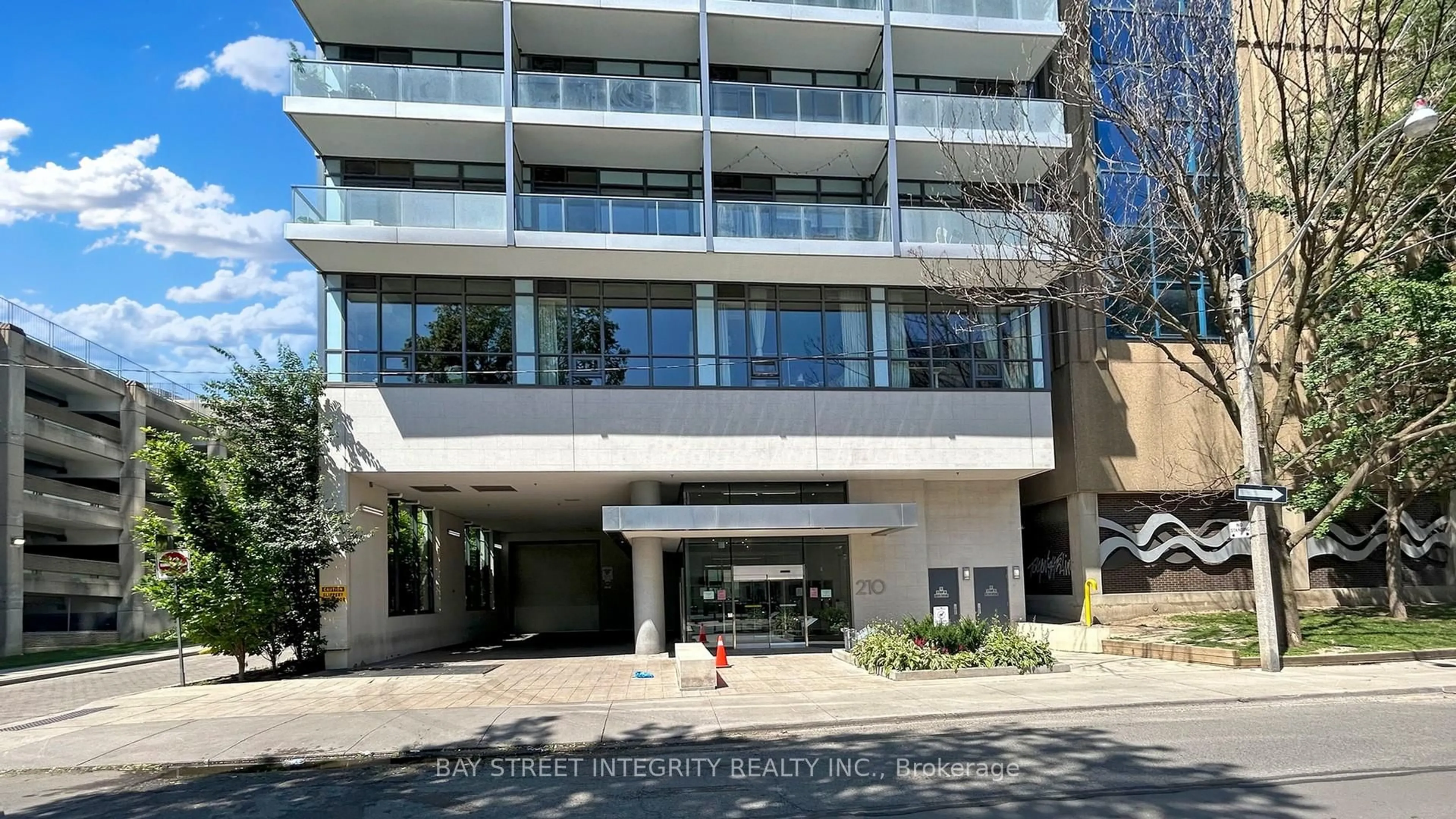Indoor foyer for 210 Simcoe St #2107, Toronto Ontario M5T 1T4