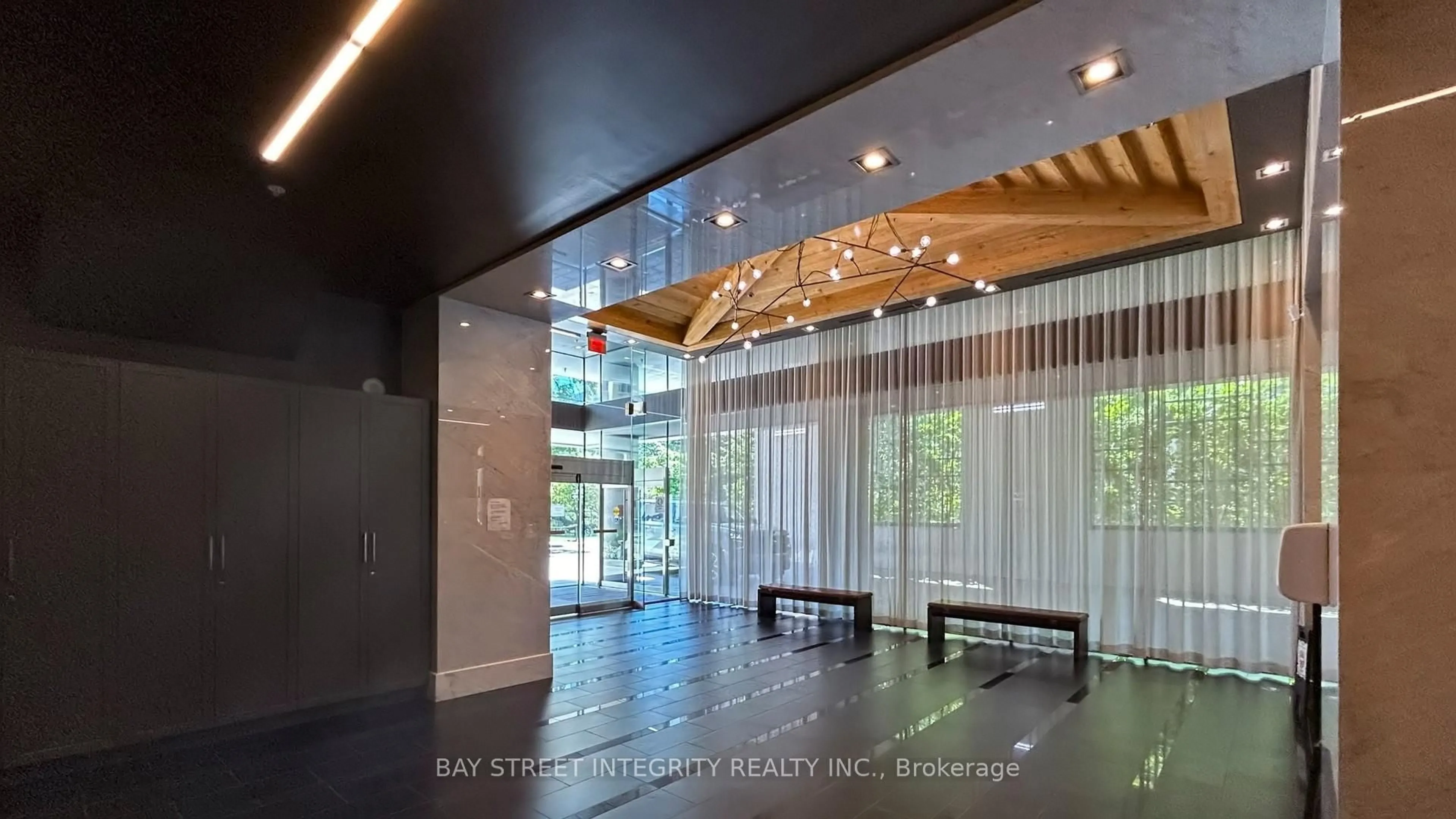 Indoor foyer for 210 Simcoe St #2107, Toronto Ontario M5T 1T4