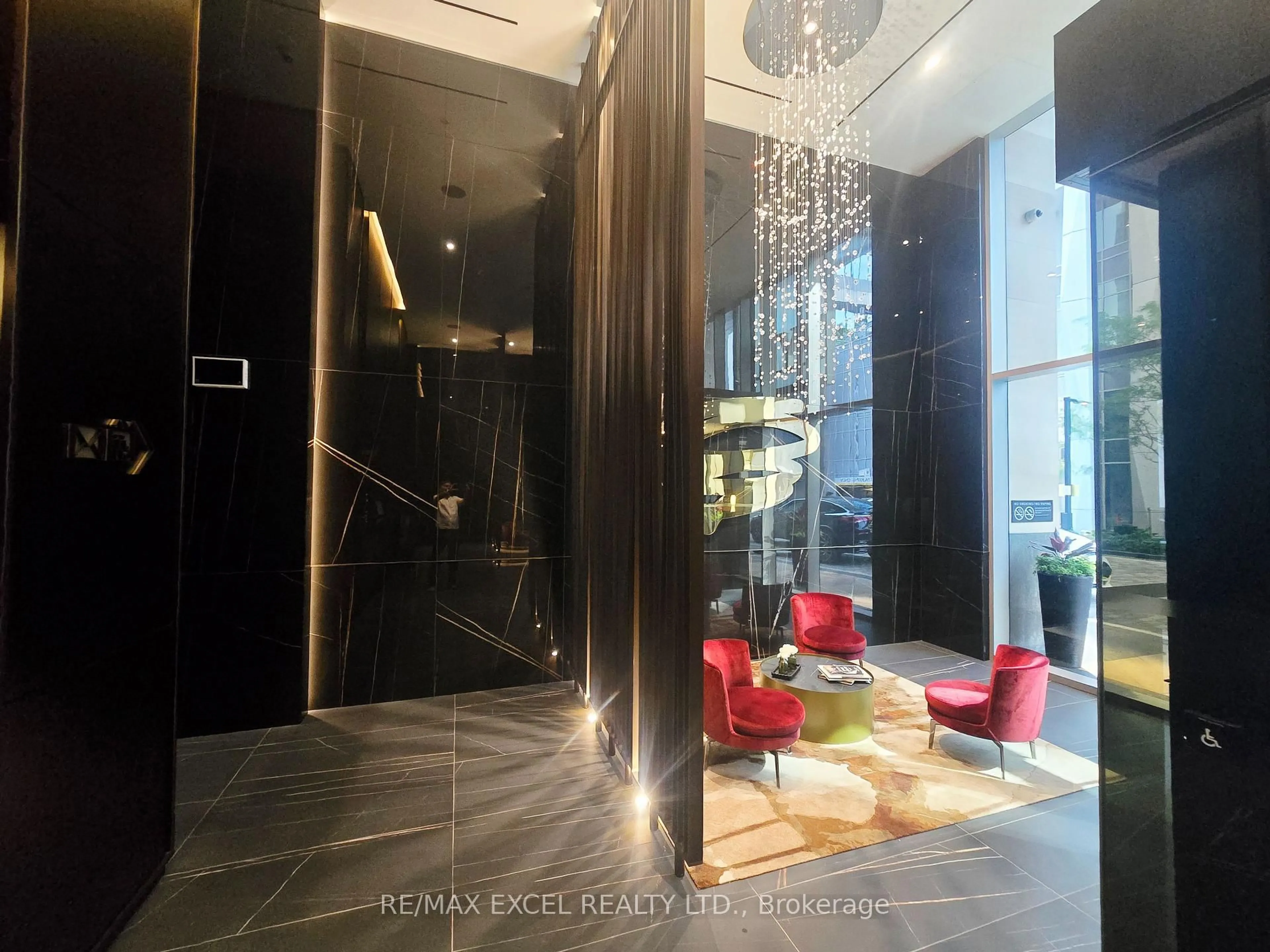 Indoor foyer for 11 Yorkville Ave #6003, Toronto Ontario M4W 0B7