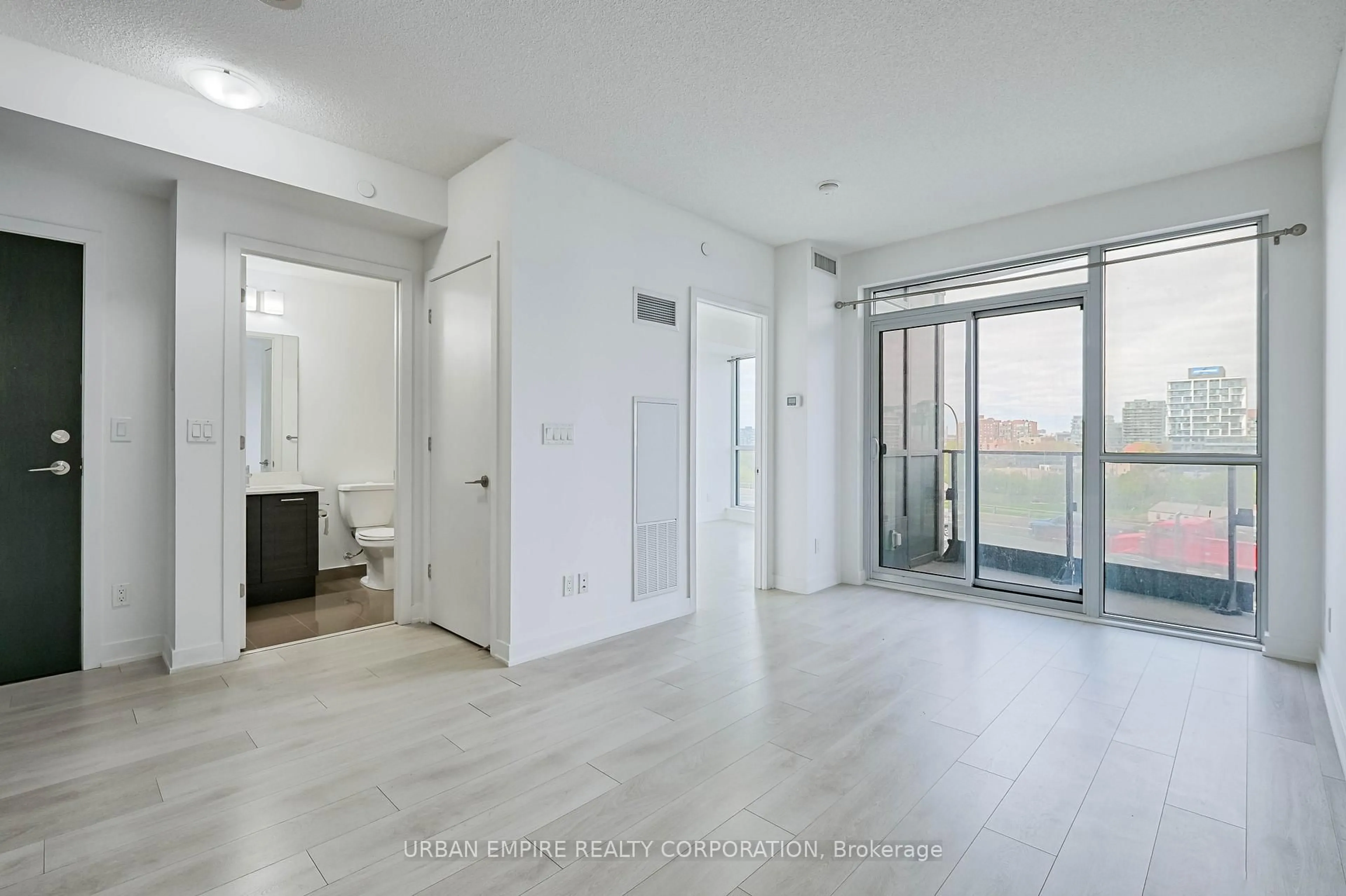 Unknown for 50 Bruyeres Mews #913, Toronto Ontario M5V 0H8
