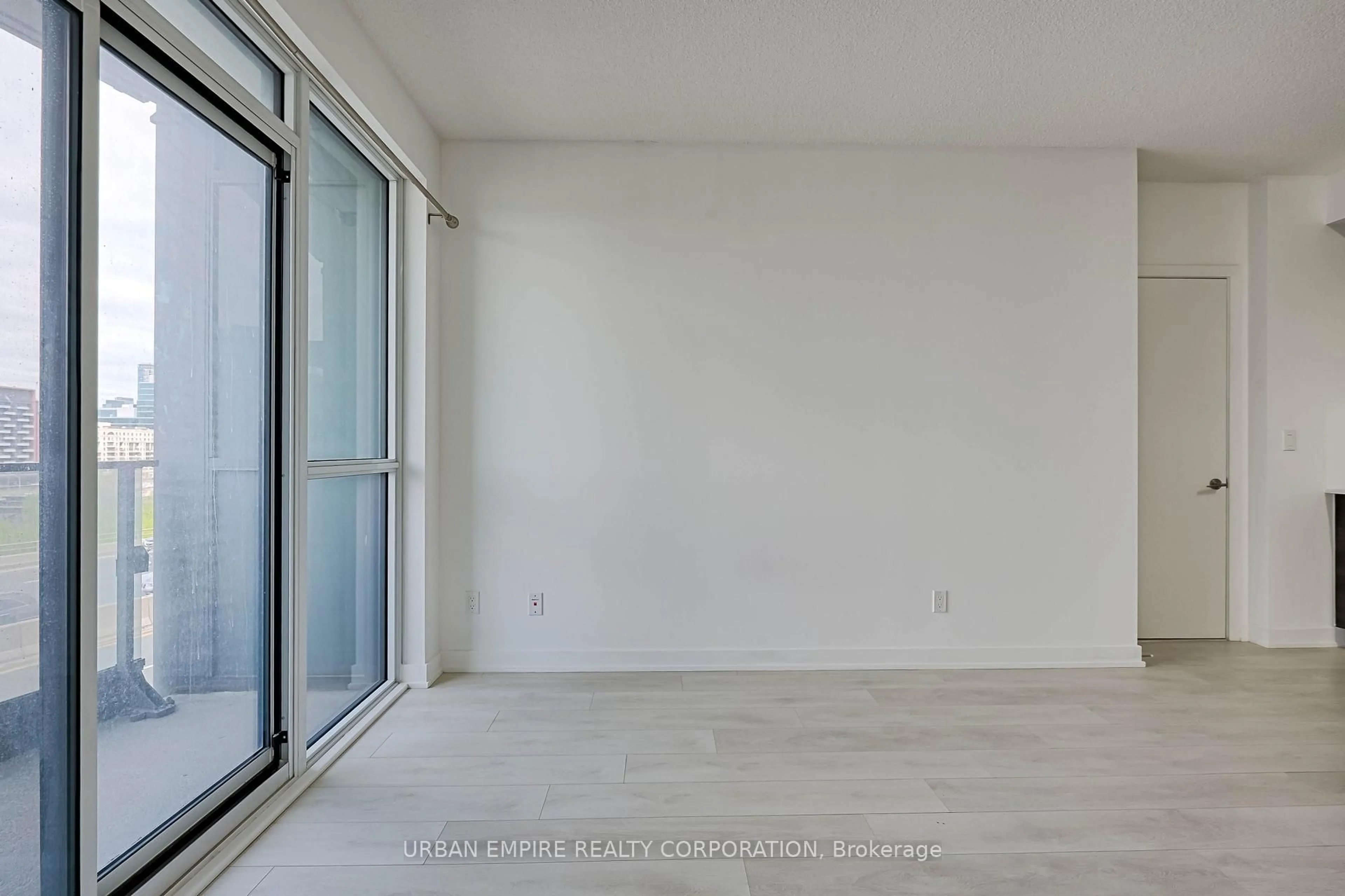A pic of a room for 50 Bruyeres Mews #913, Toronto Ontario M5V 0H8