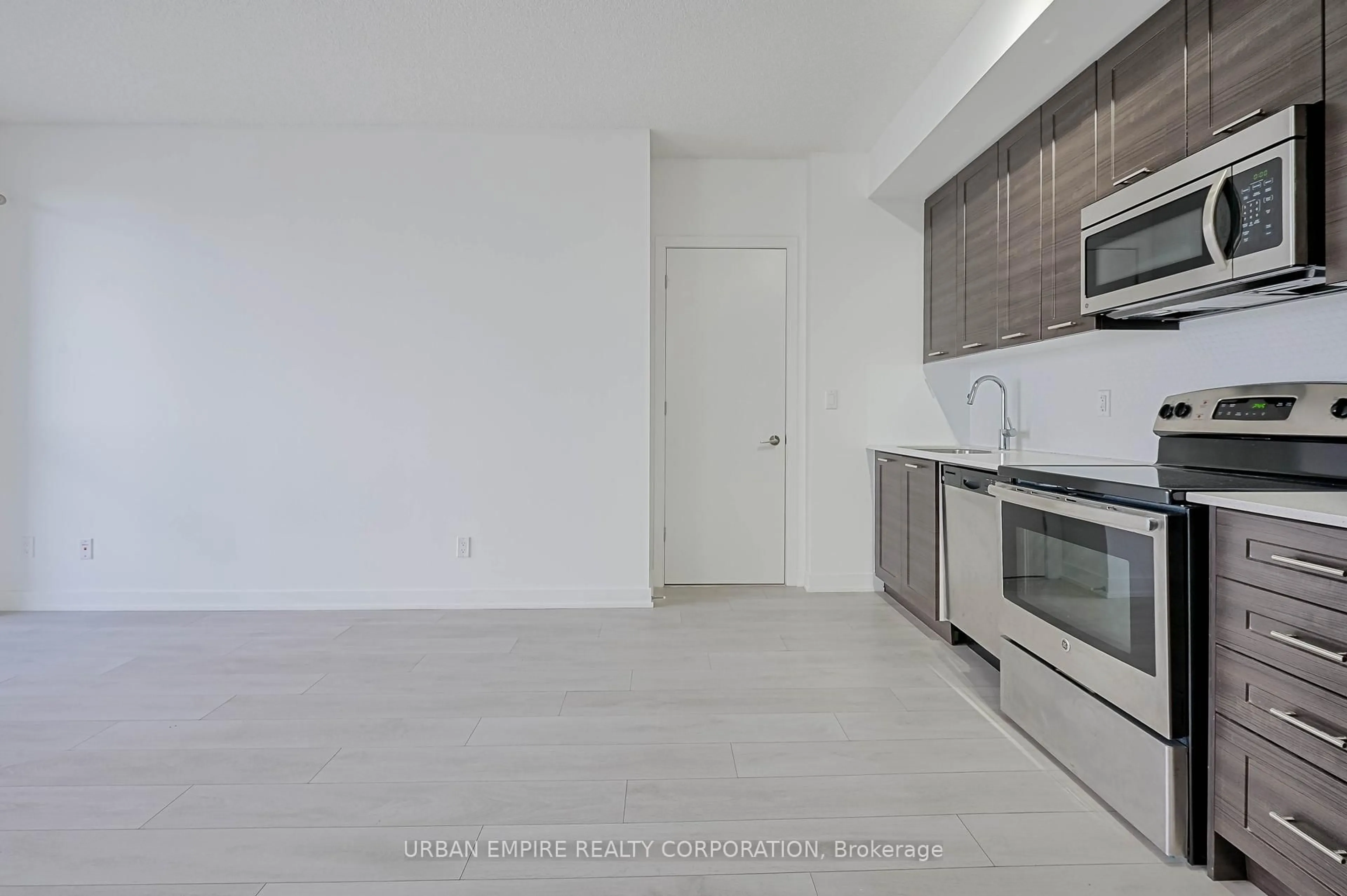 Unknown for 50 Bruyeres Mews #913, Toronto Ontario M5V 0H8