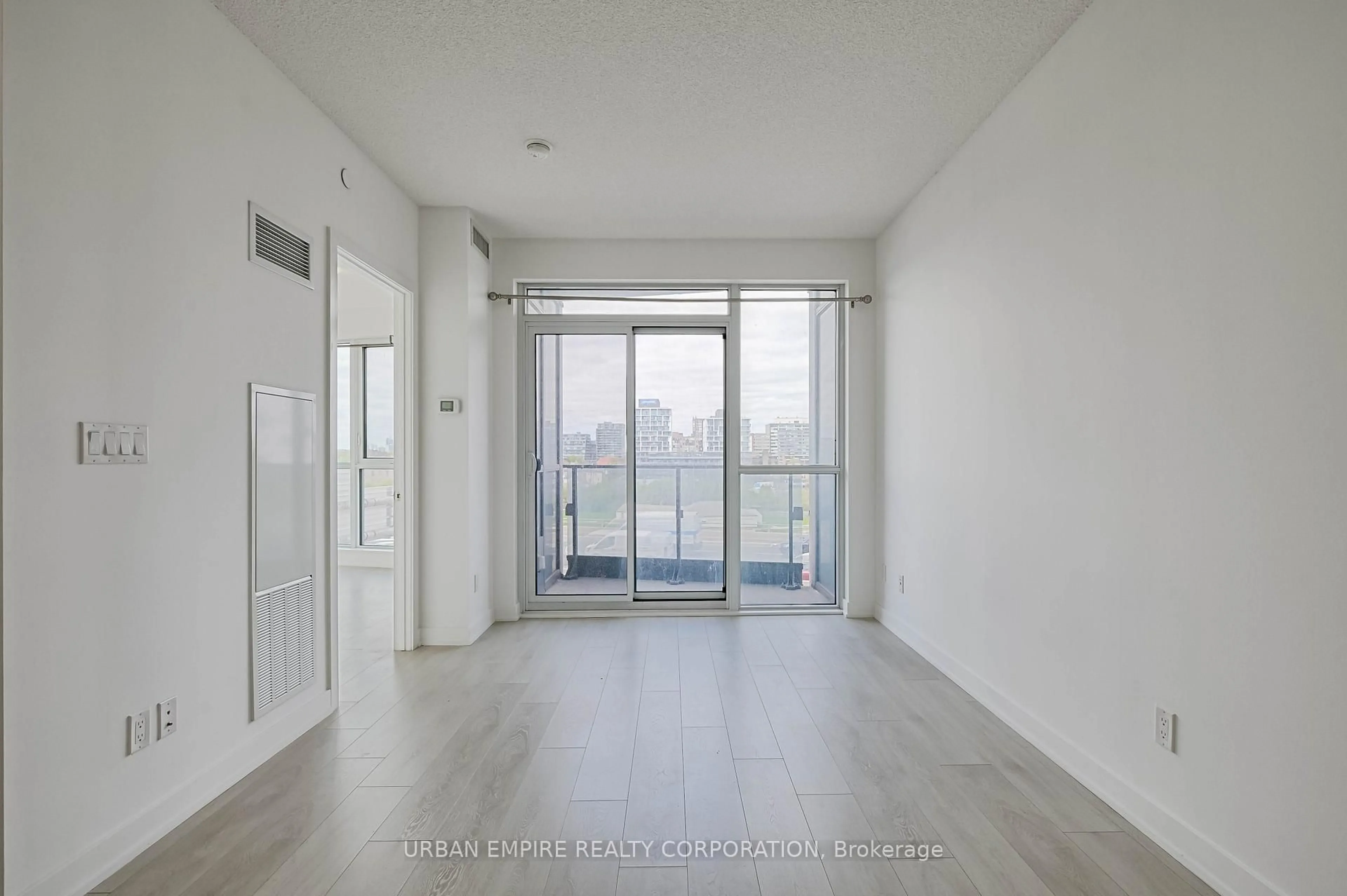 A pic of a room for 50 Bruyeres Mews #913, Toronto Ontario M5V 0H8