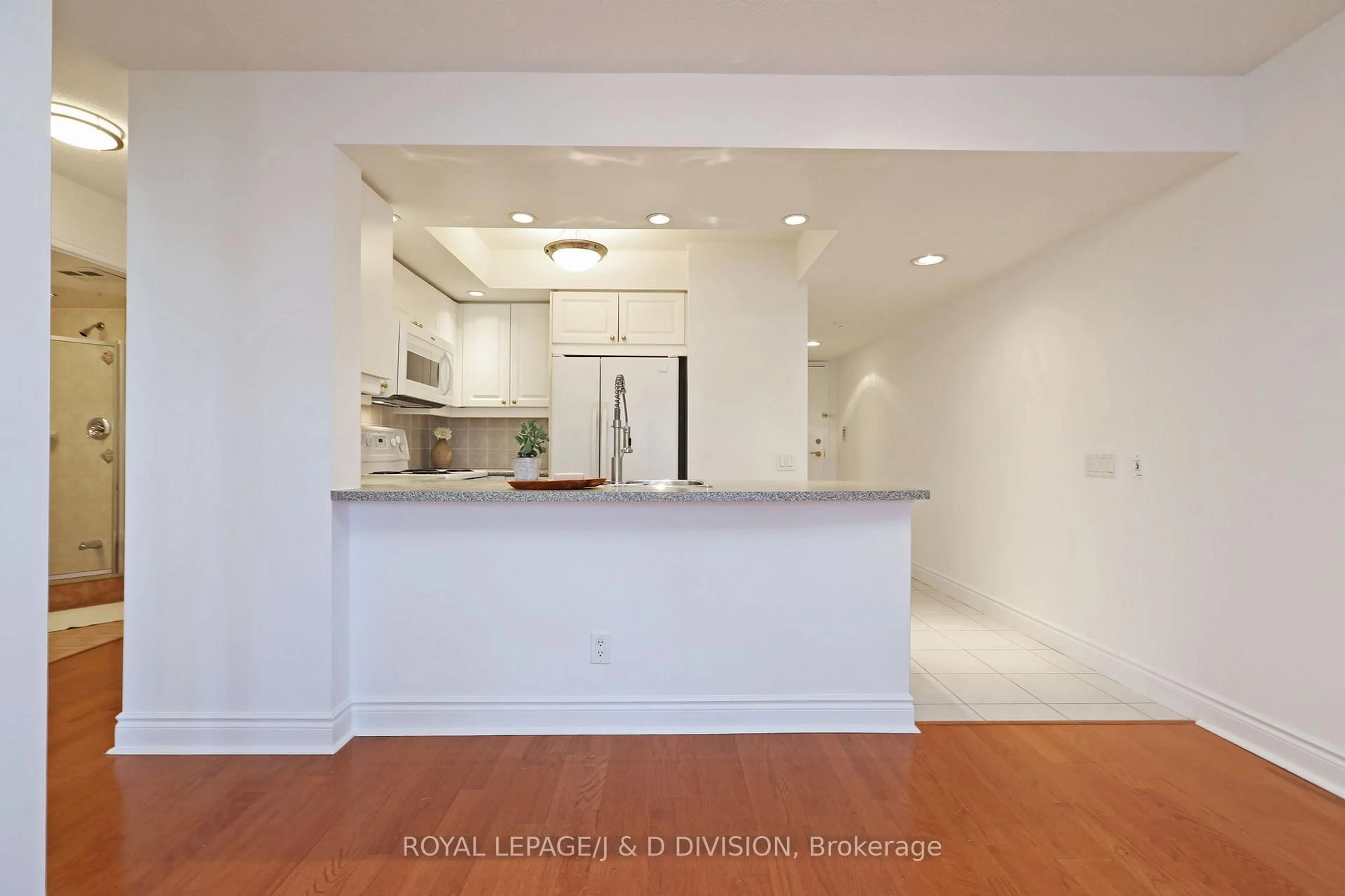Open concept kitchen, unknown for 15 Northtown Way #924, Toronto Ontario M2N 7L5