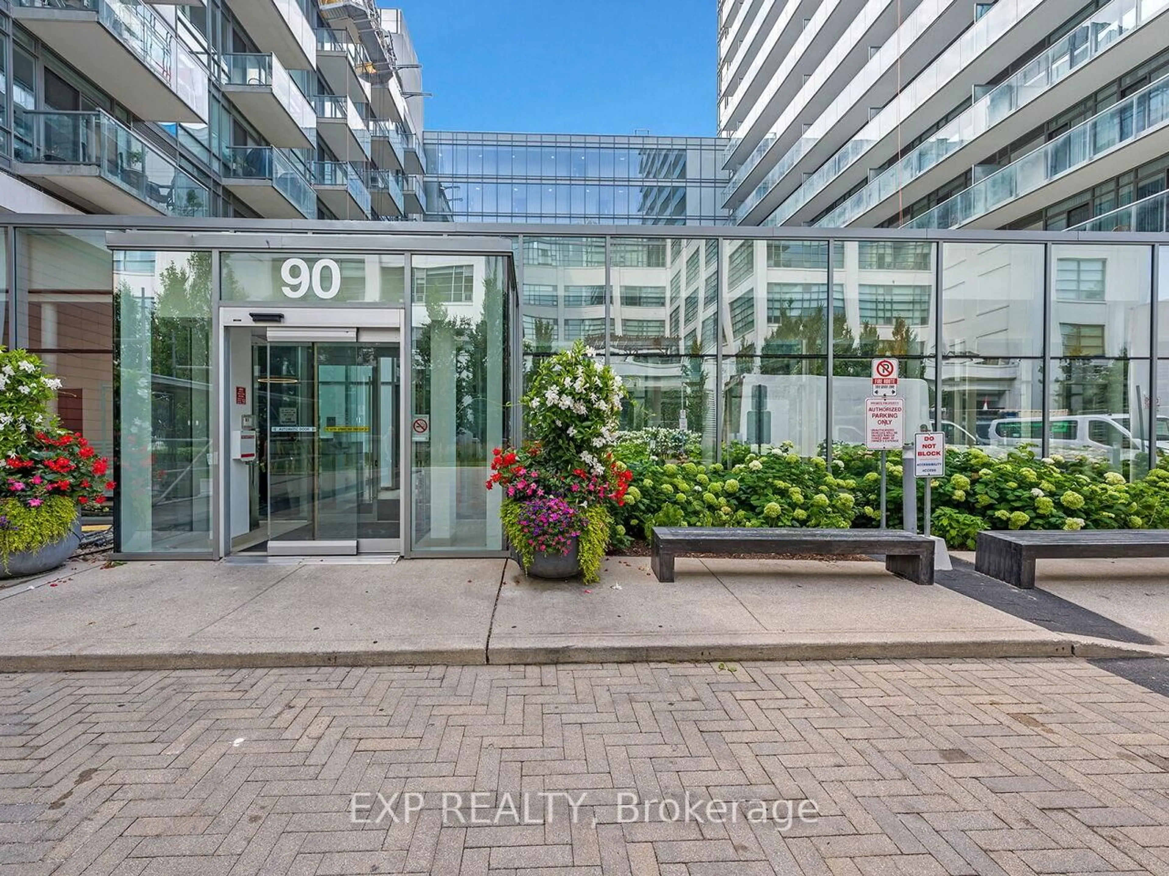 Unknown for 90 Stadium Rd #911, Toronto Ontario M5V 3W5