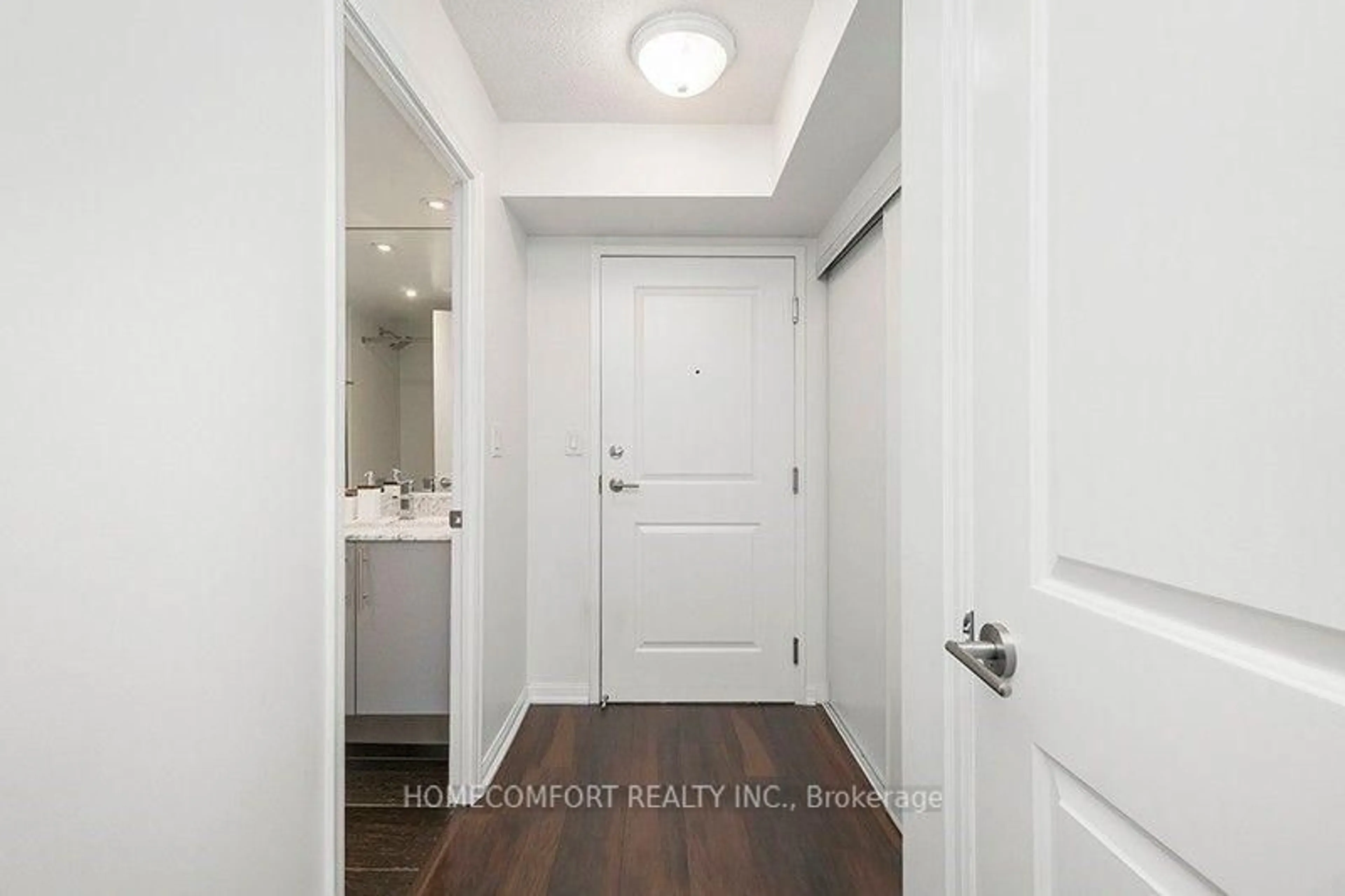 Indoor entryway for 38 Grand Magazine St #2041, Toronto Ontario M5V 0B1