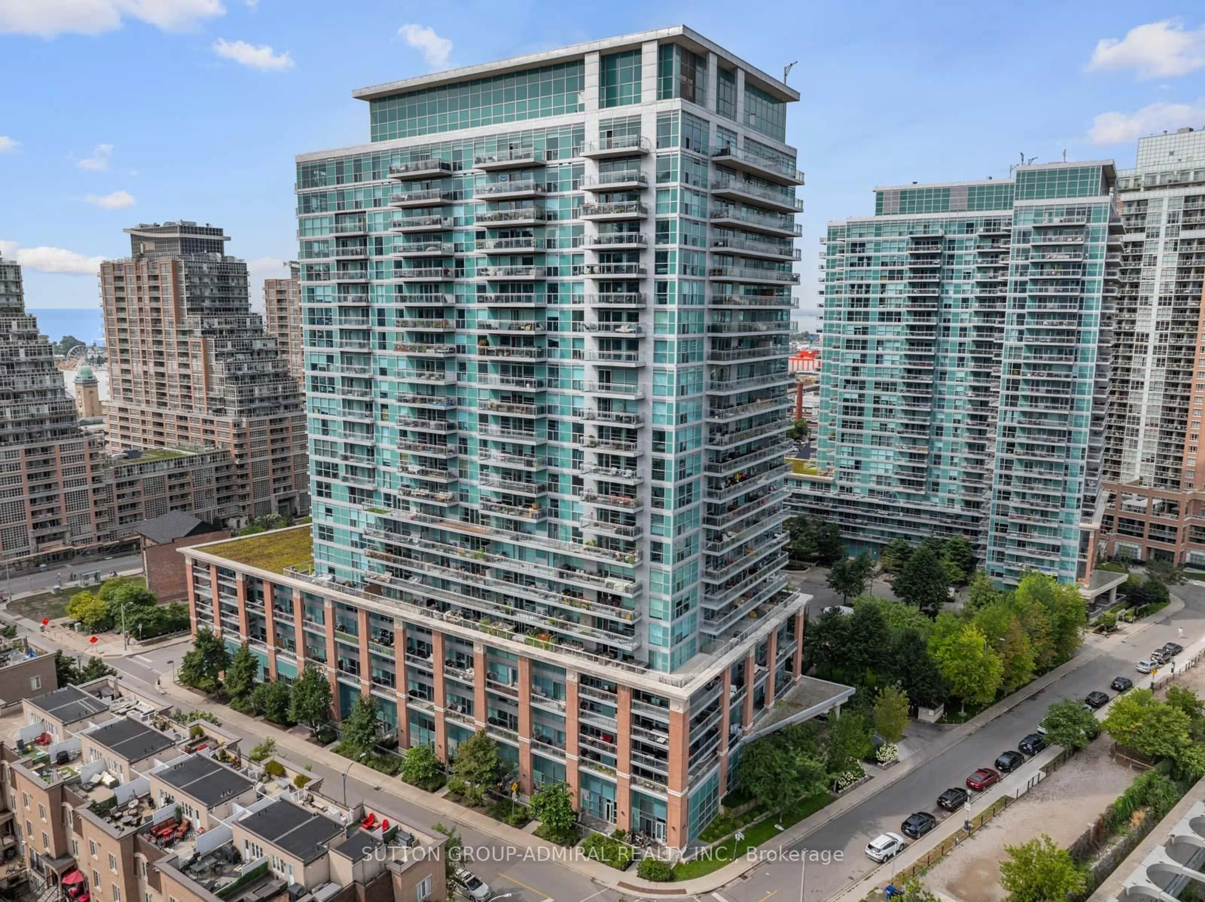 A pic from outside/outdoor area/front of a property/back of a property/a pic from drone, city buildings view from balcony for 80 Western Battery Rd #605, Toronto Ontario M6K 3S1