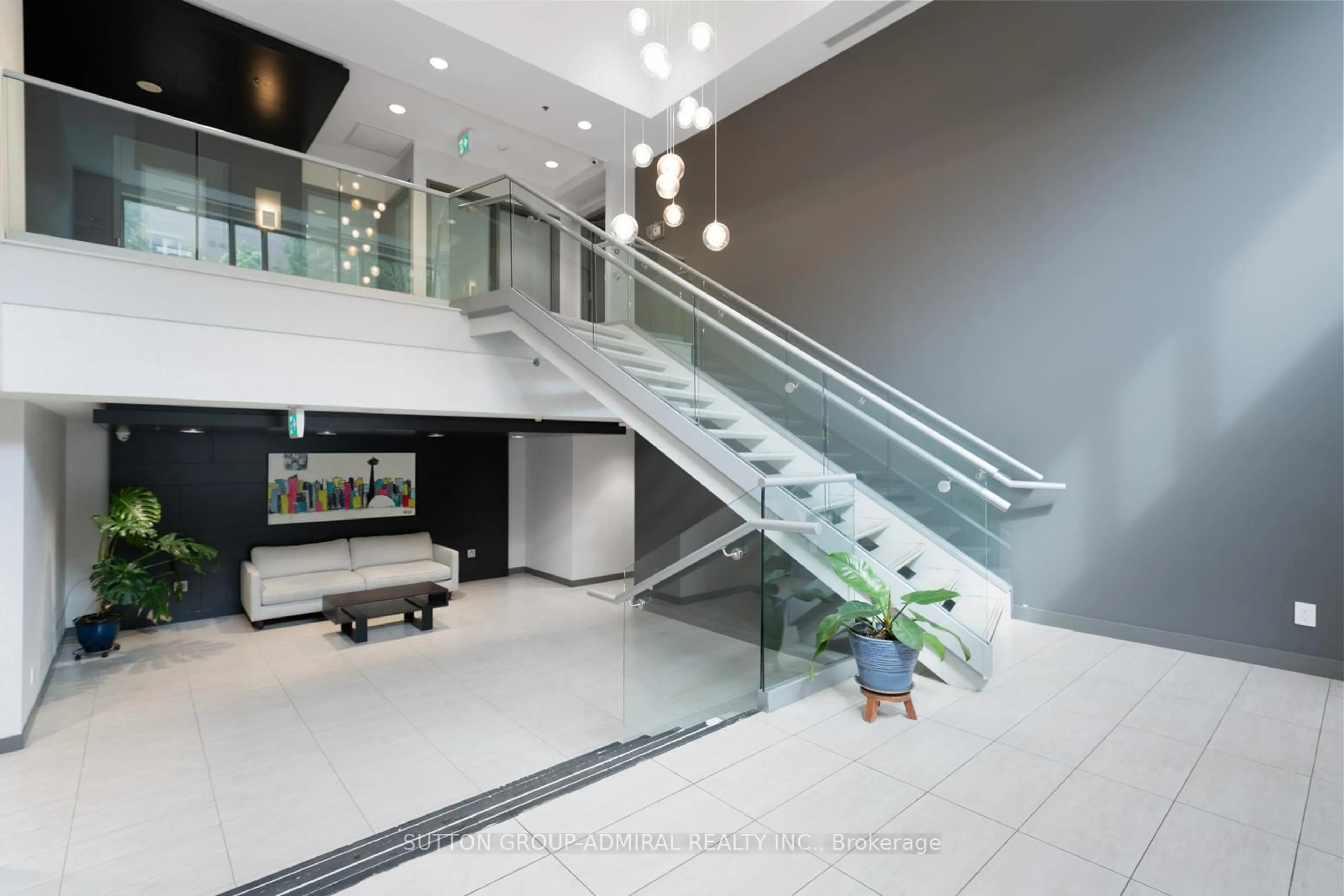 Indoor foyer for 80 Western Battery Rd #605, Toronto Ontario M6K 3S1