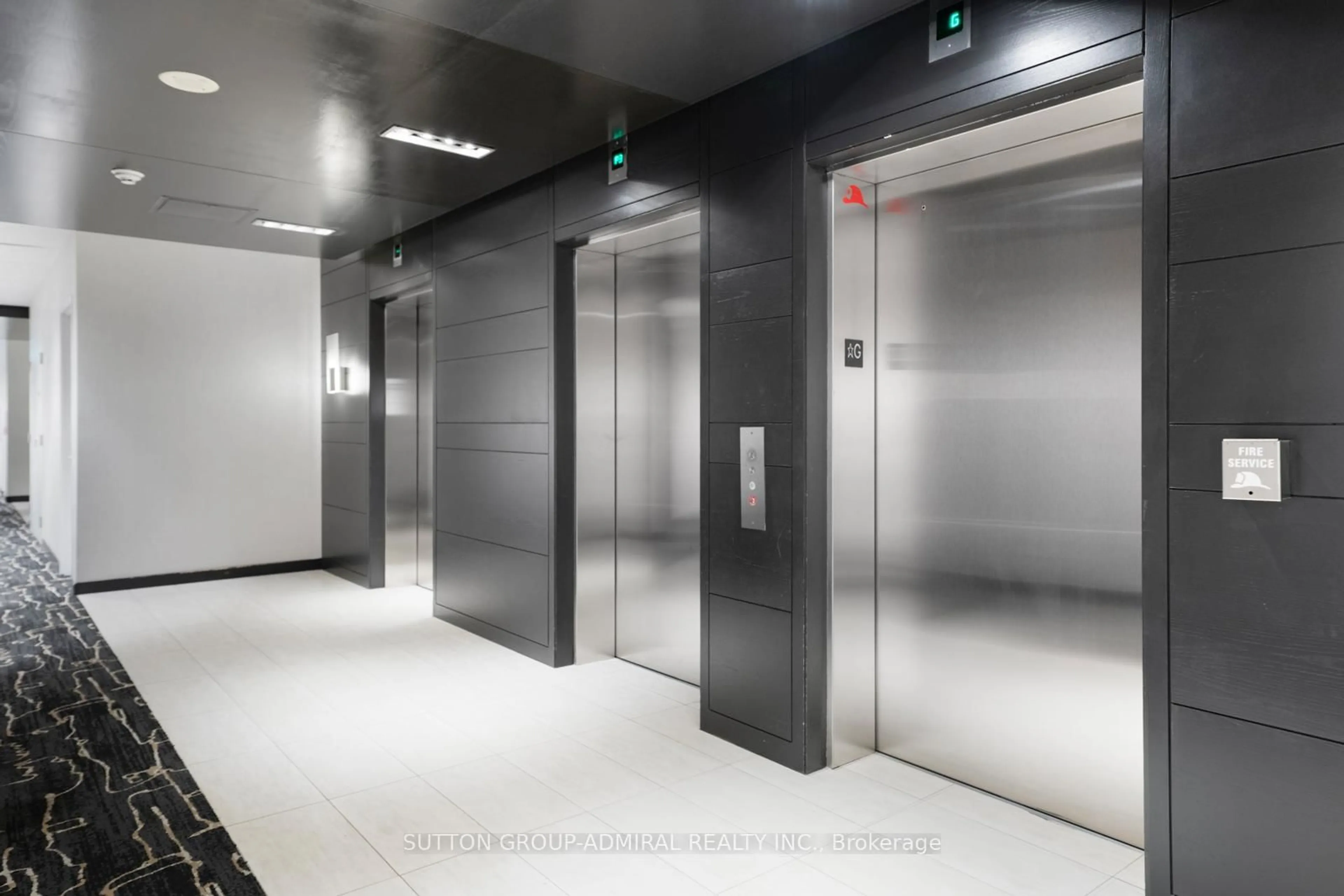 Indoor foyer for 80 Western Battery Rd #605, Toronto Ontario M6K 3S1