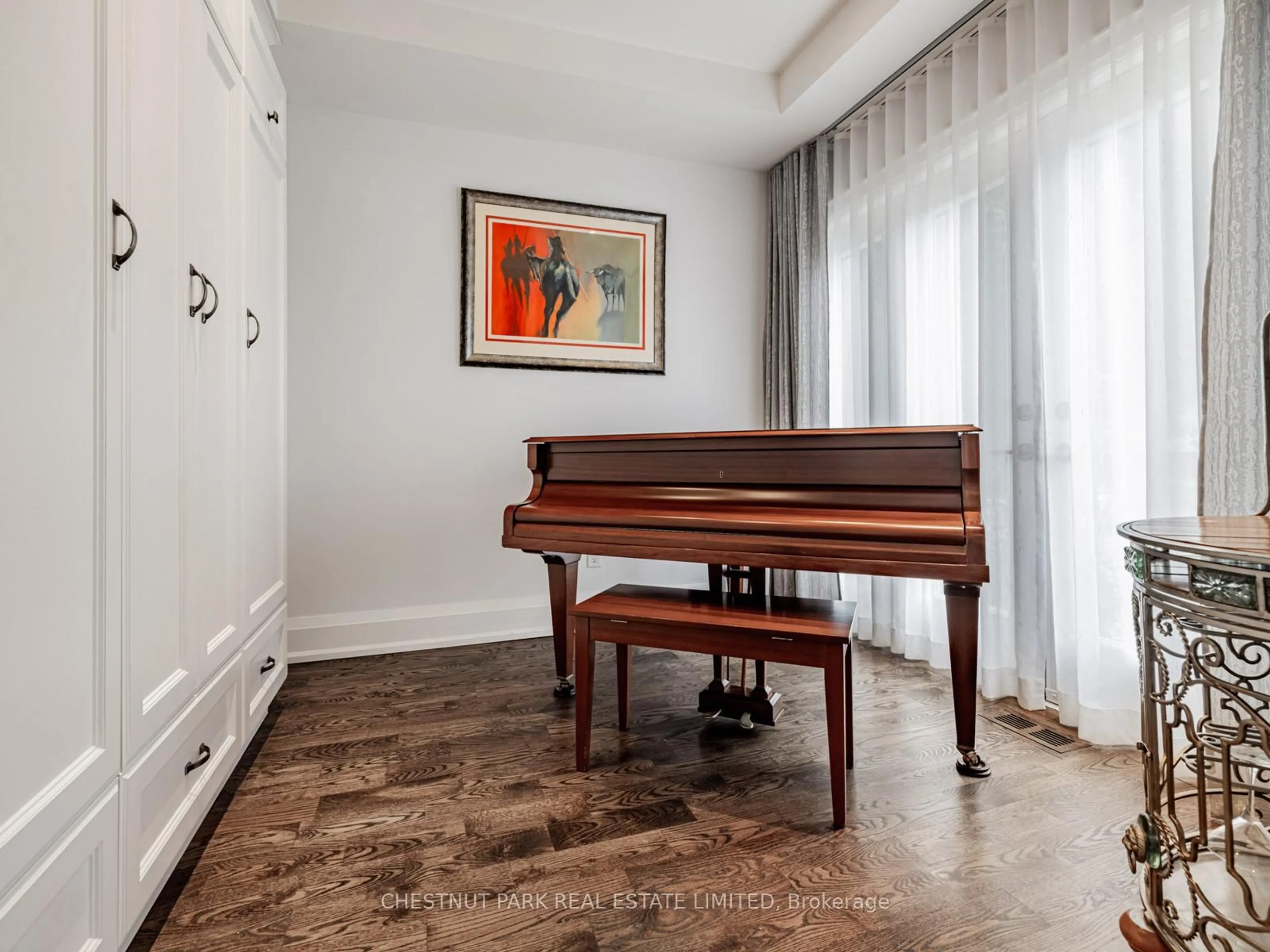 A pic of a room for 440 Glengarry Ave, Toronto Ontario M5M 1E9