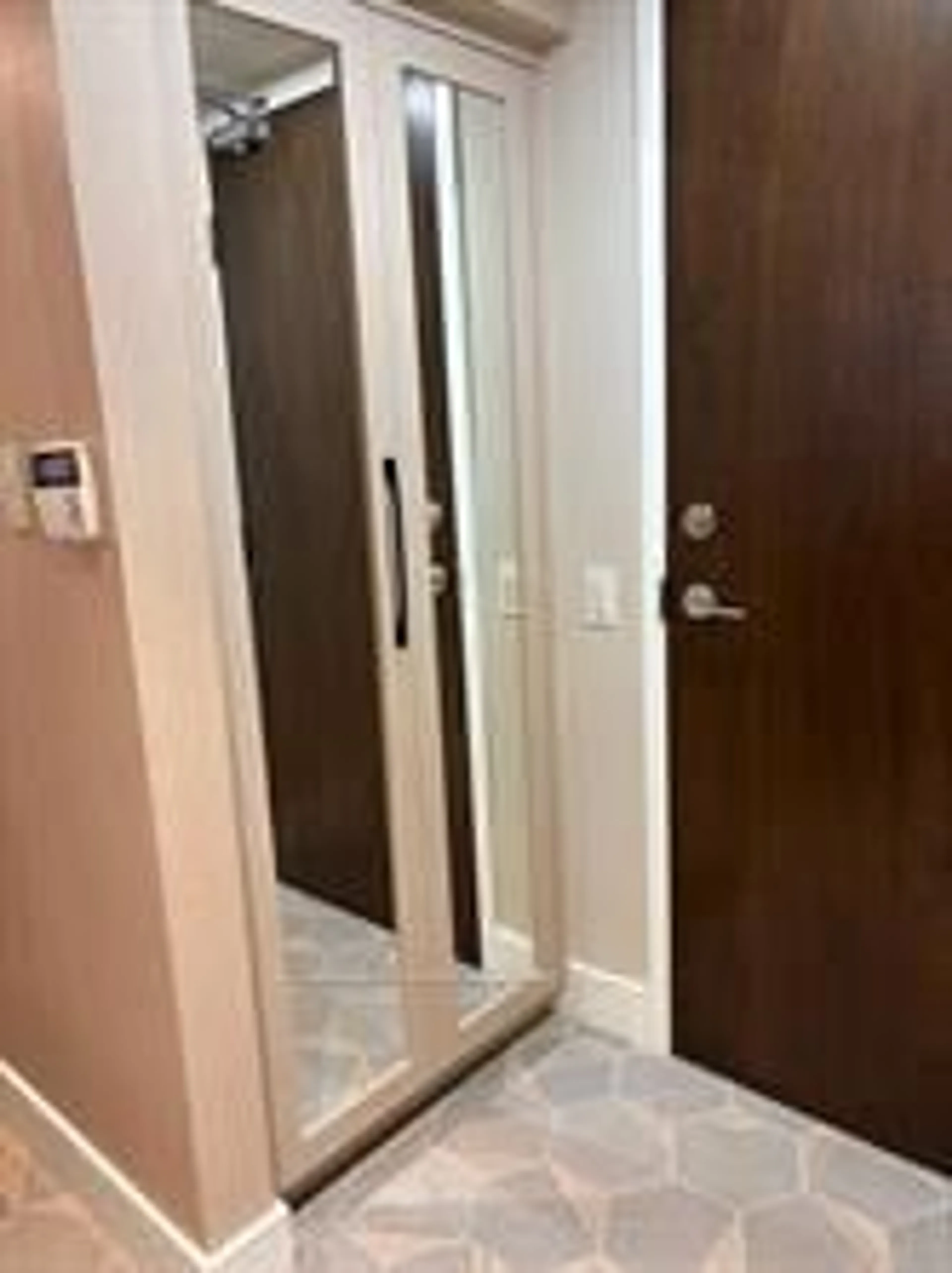 A pic of a room for 388 Bloor St #1107, Toronto Ontario M4W 3W9