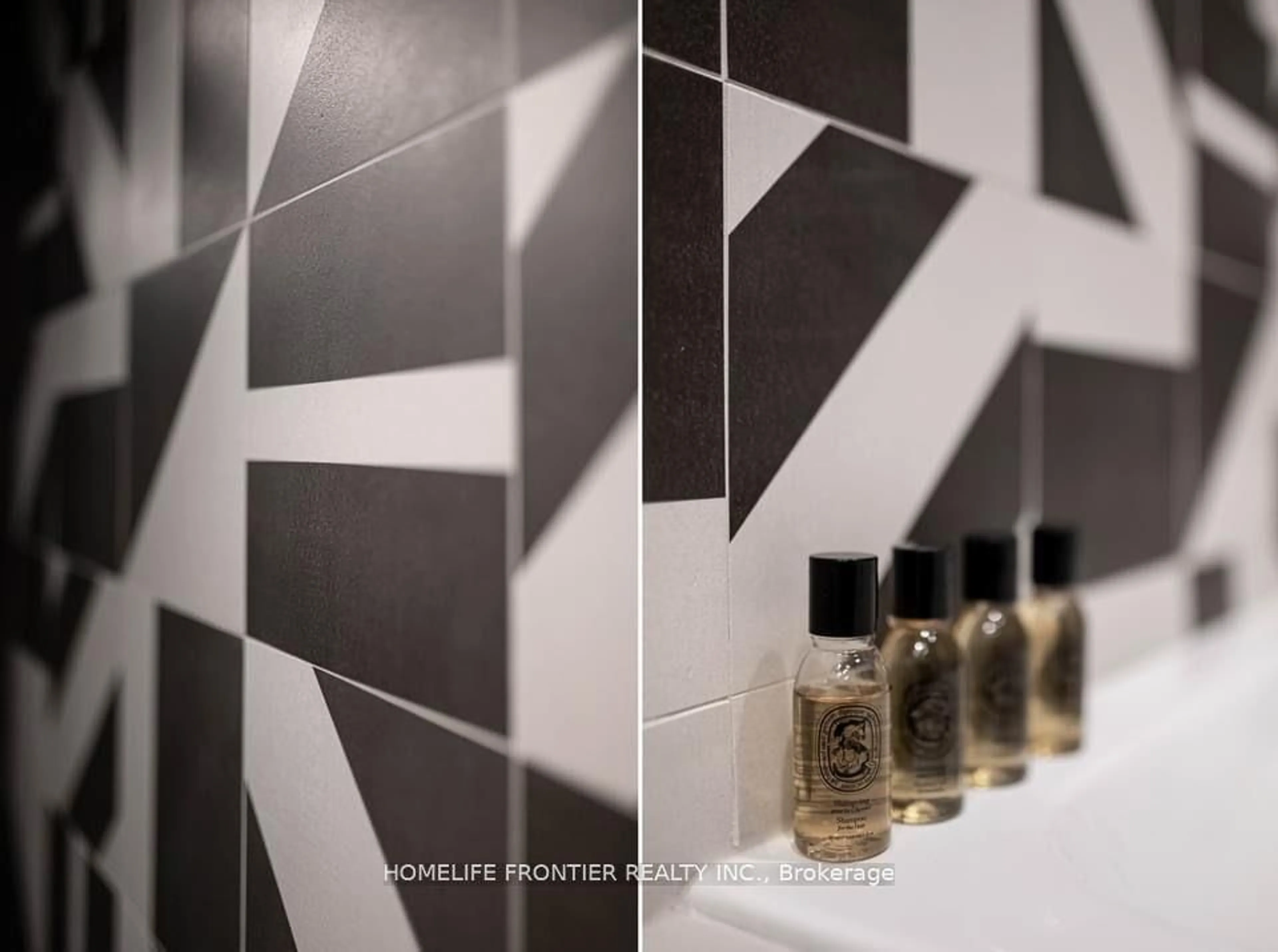 Contemporary bathroom, ceramic/tile floor for 388 Bloor St #1107, Toronto Ontario M4W 3W9