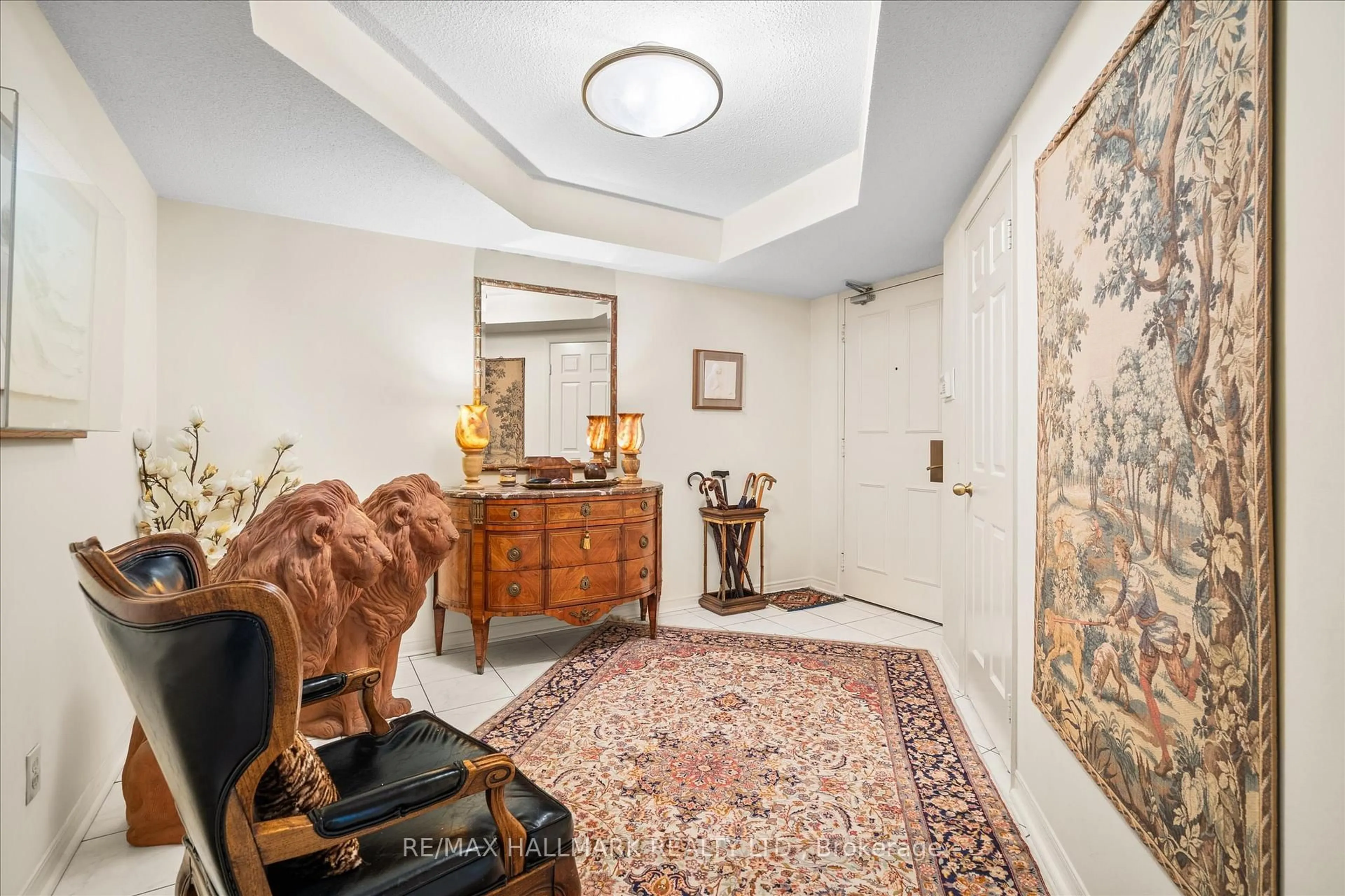 Indoor foyer for 25 George St #801, Toronto Ontario M5A 4L8