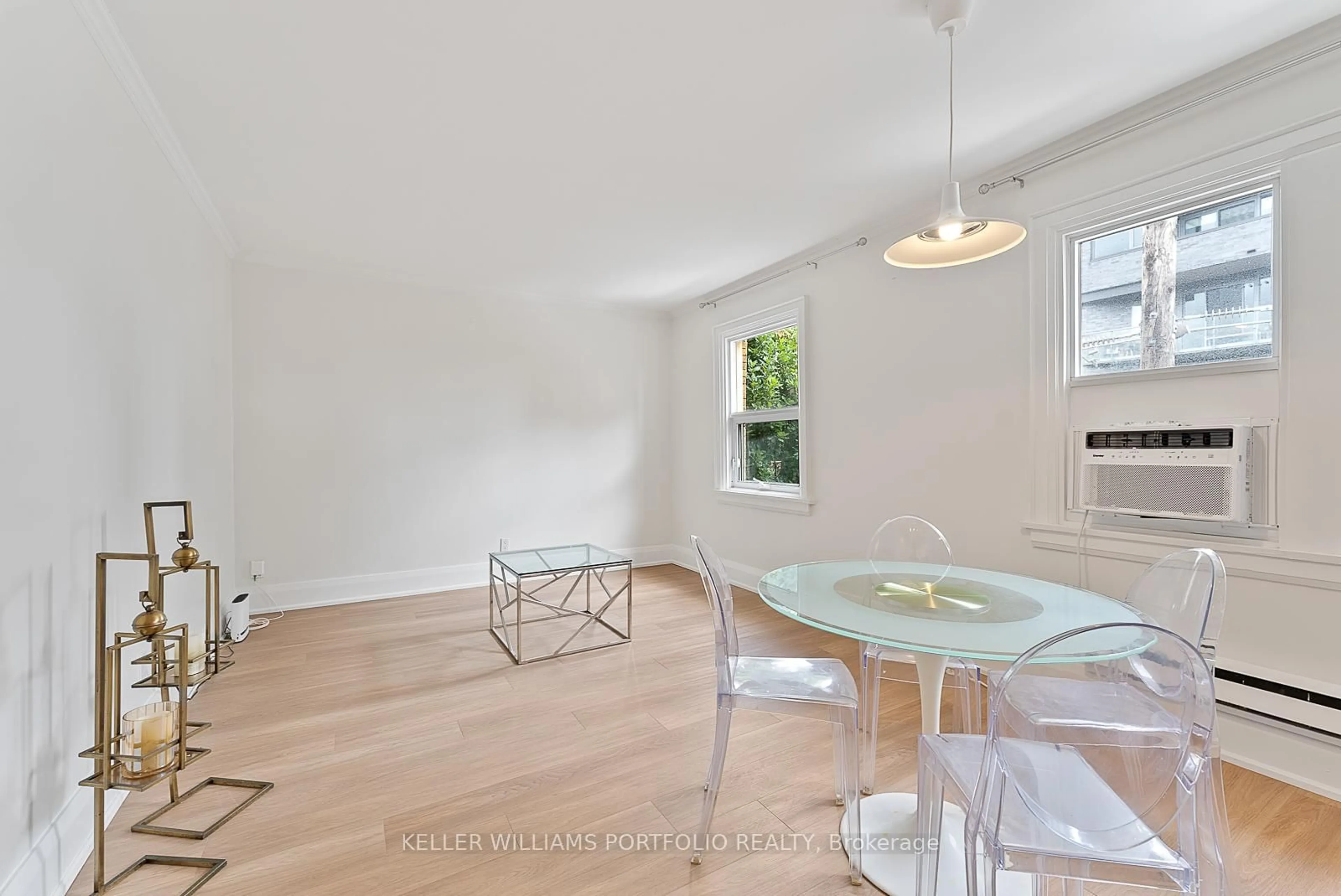 Unknown for 114 Vaughan Rd #402, Toronto Ontario M6C 2M1