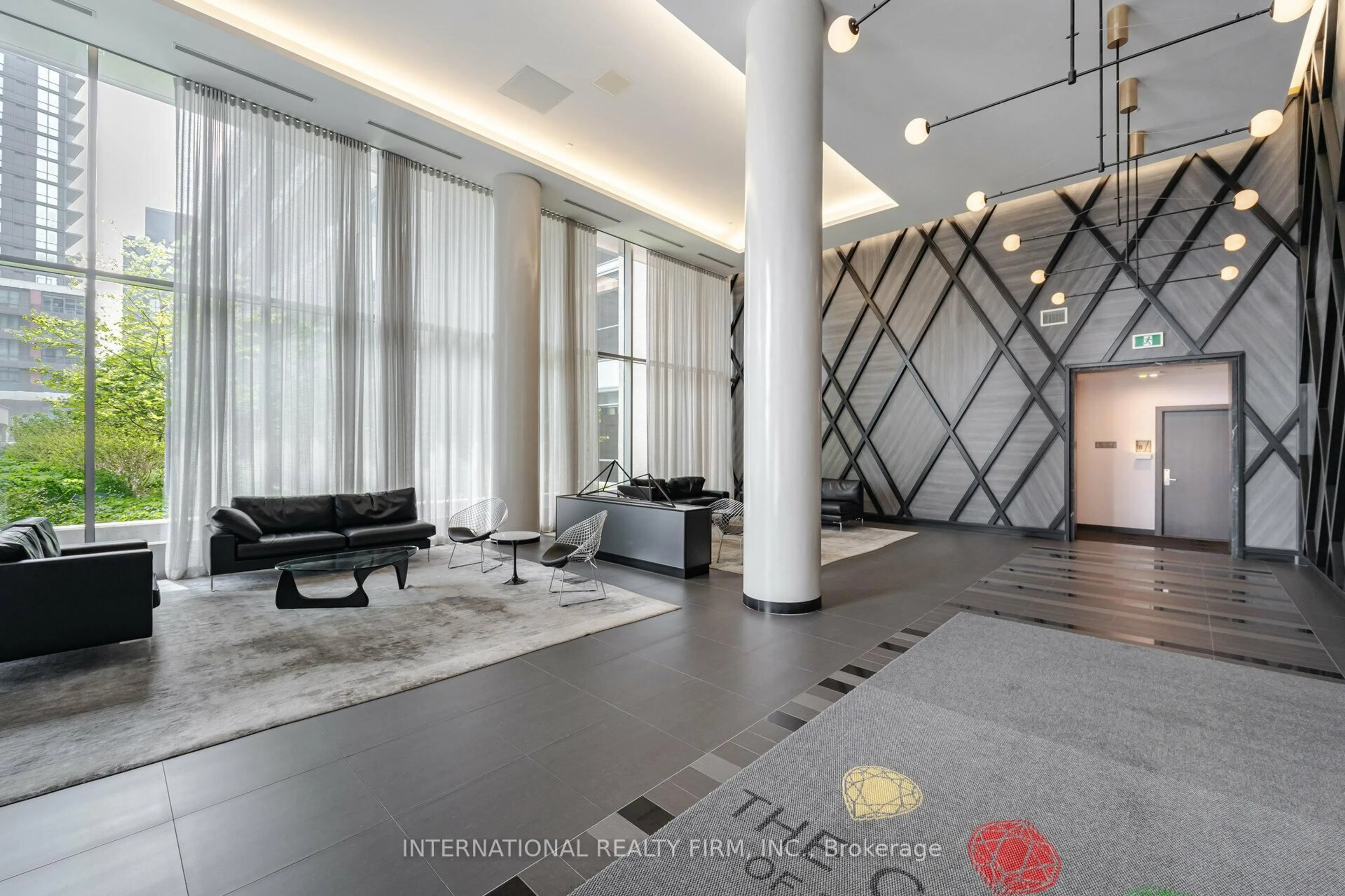 Indoor foyer for 52 Forest Manor Rd #303, Toronto Ontario M2J 0E2