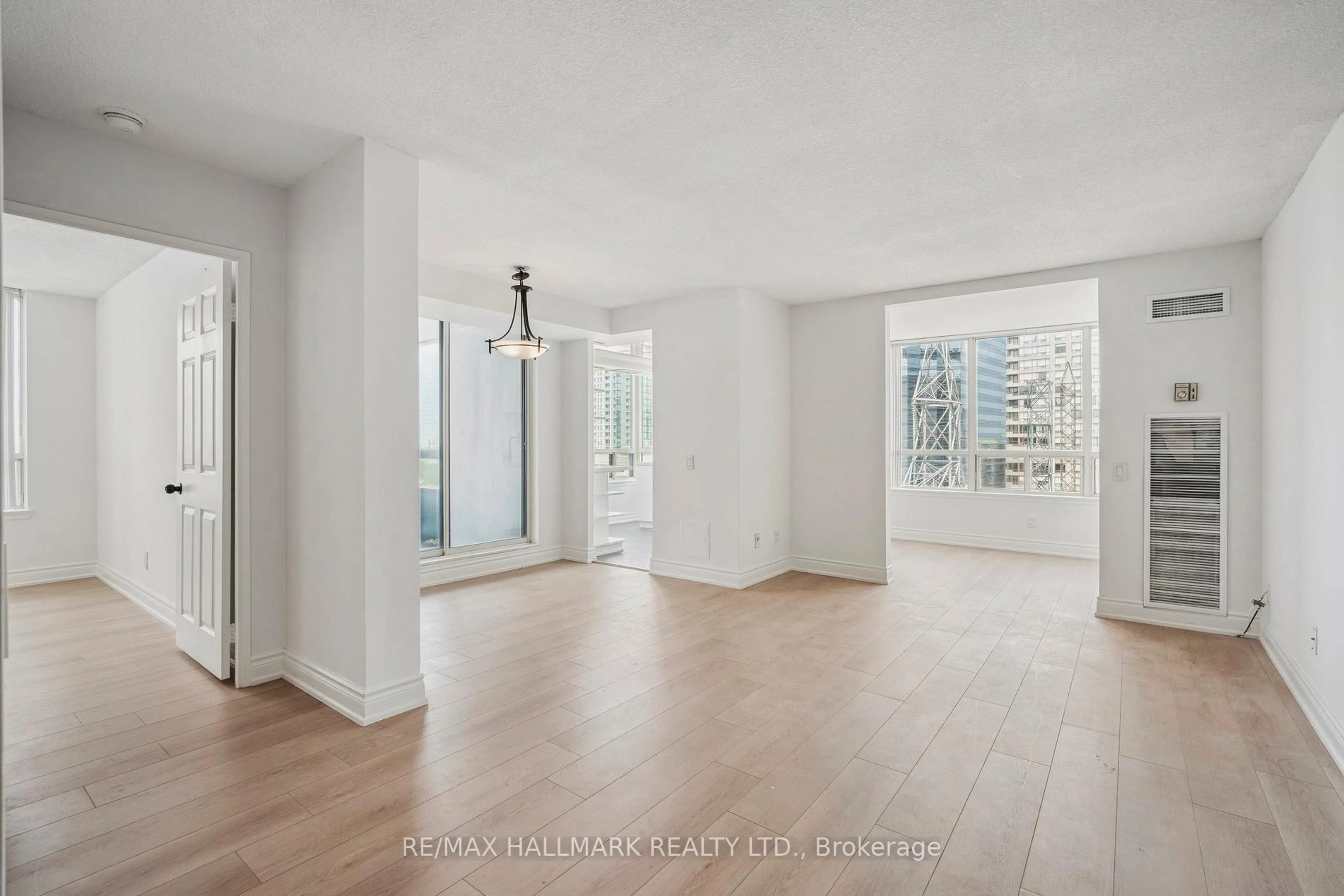 Indoor entryway for 7 Bishop Ave #1214, Toronto Ontario M2M 4J4