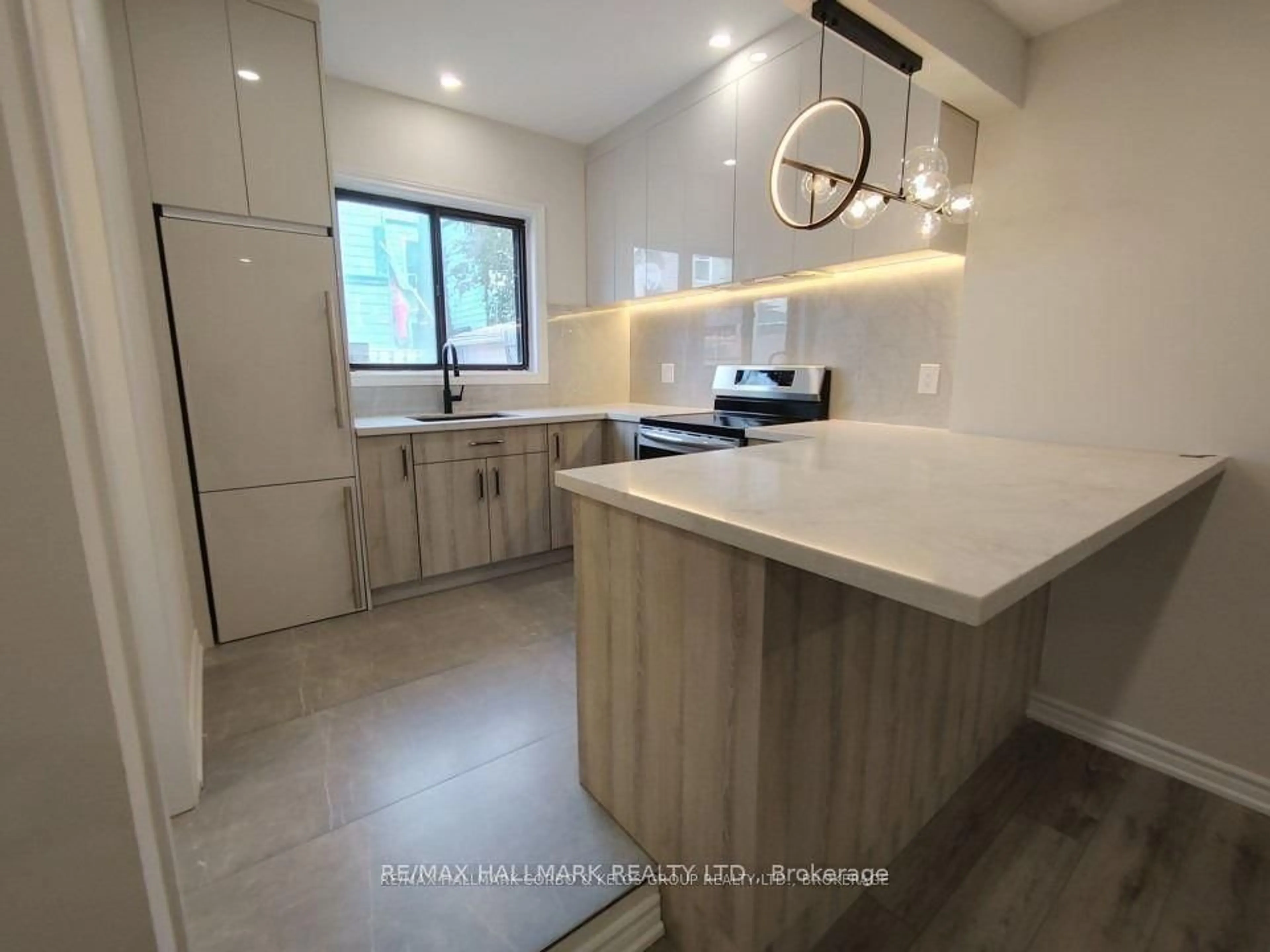 Open concept kitchen, unknown for 13 Northern Pl, Toronto Ontario M6K 2V1