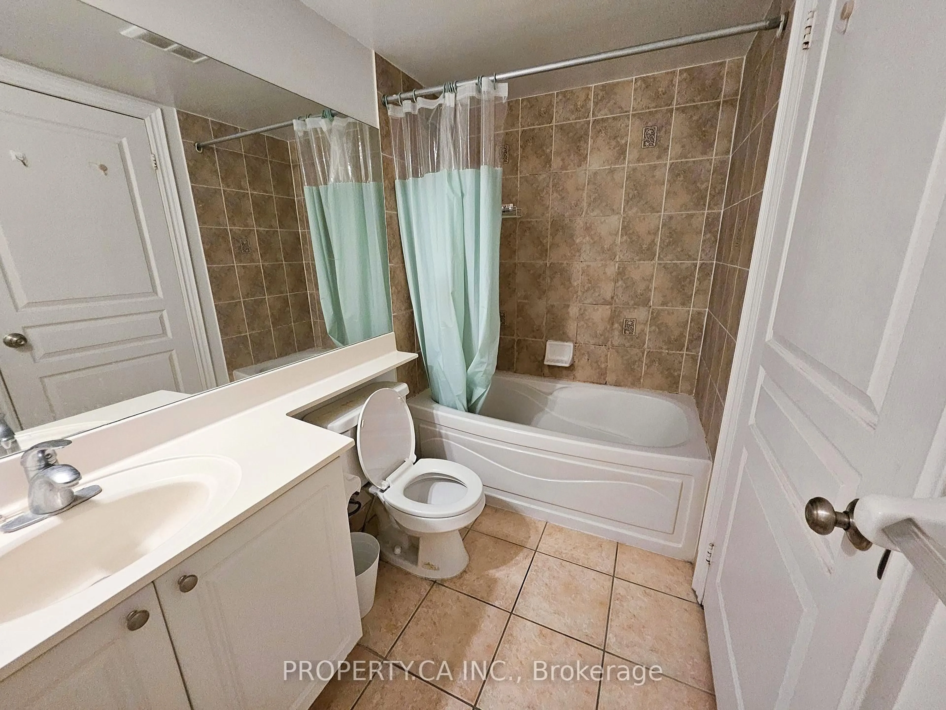 Standard bathroom, unknown for 10 Northtown Way #708, Toronto Ontario M2N 7L4