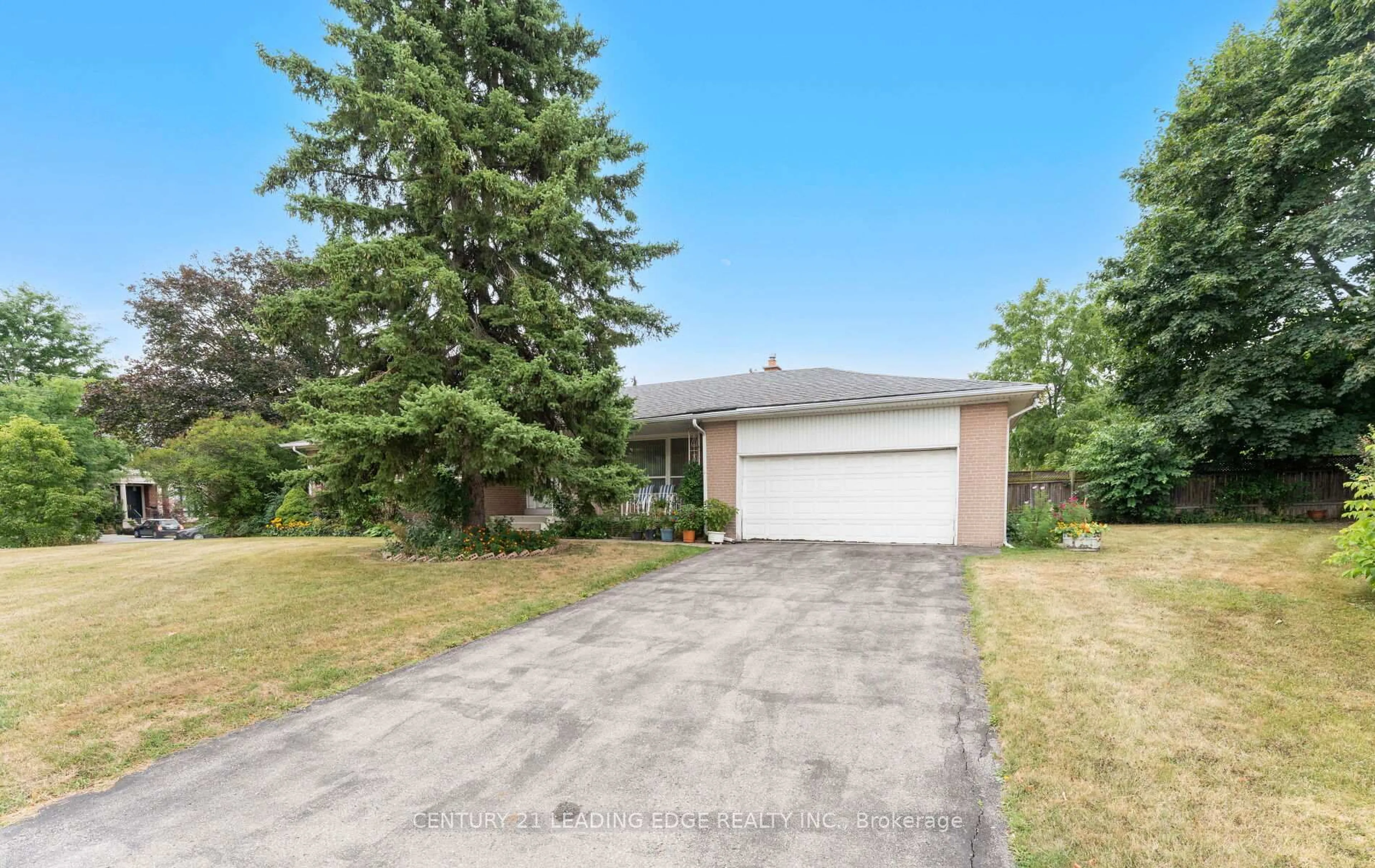 A pic from outside/outdoor area/front of a property/back of a property/a pic from drone, street for 24 Burbank Dr, Toronto Ontario M2K 1M8