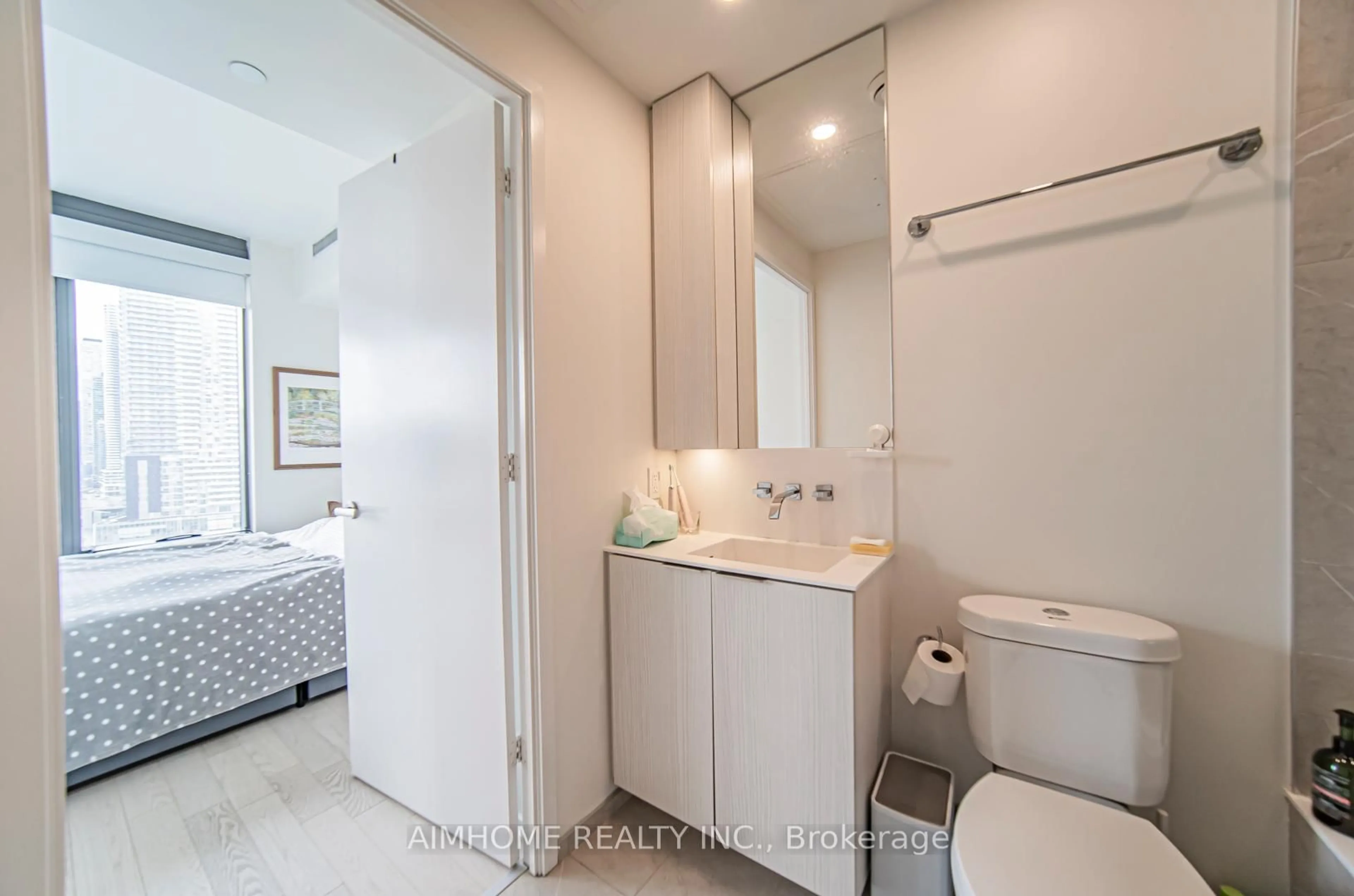 Standard bathroom, ceramic/tile floor for 16 Bonnycastle St #1210, Toronto Ontario M5A 0C9